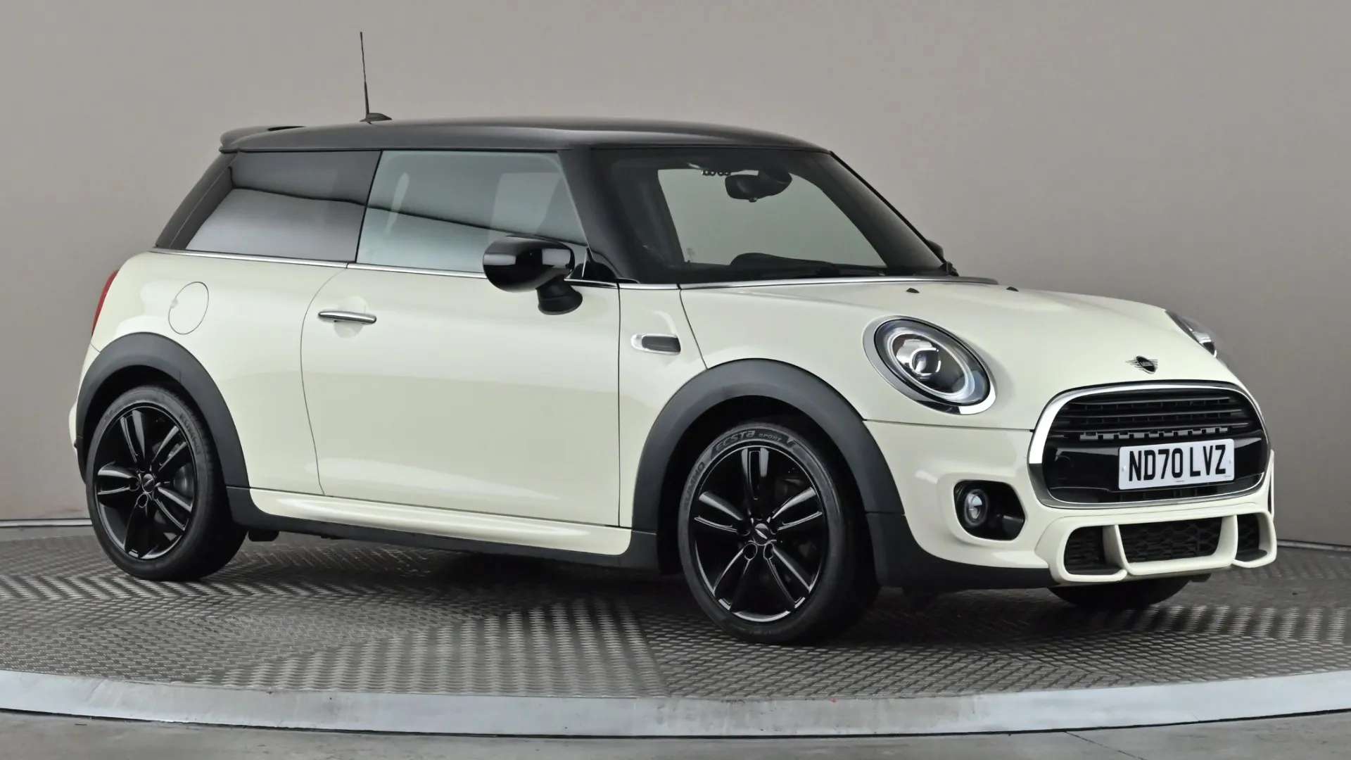 A 2020 MINI HATCH 1.5 Cooper Sport II A 2020 MINI HATCH 1.5 Cooper Sport II