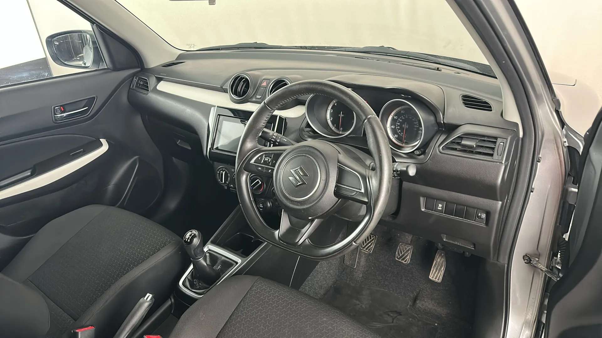 2020 SUZUKI SWIFT 2020 SUZUKI SWIFT