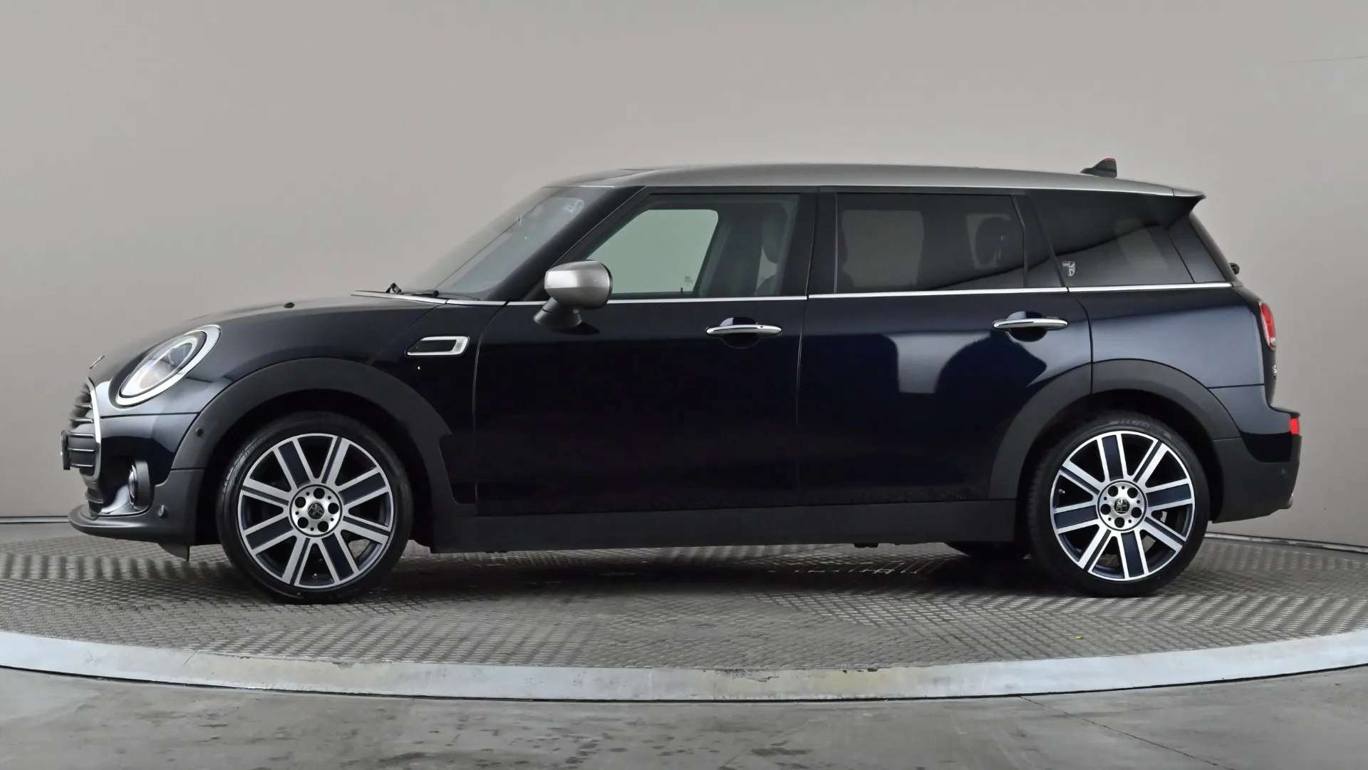 A 2023 MINI CLUBMAN 1.5 Cooper Exclusive 6dr Auto A 2023 MINI CLUBMAN 1.5 Cooper Exclusive 6dr Auto