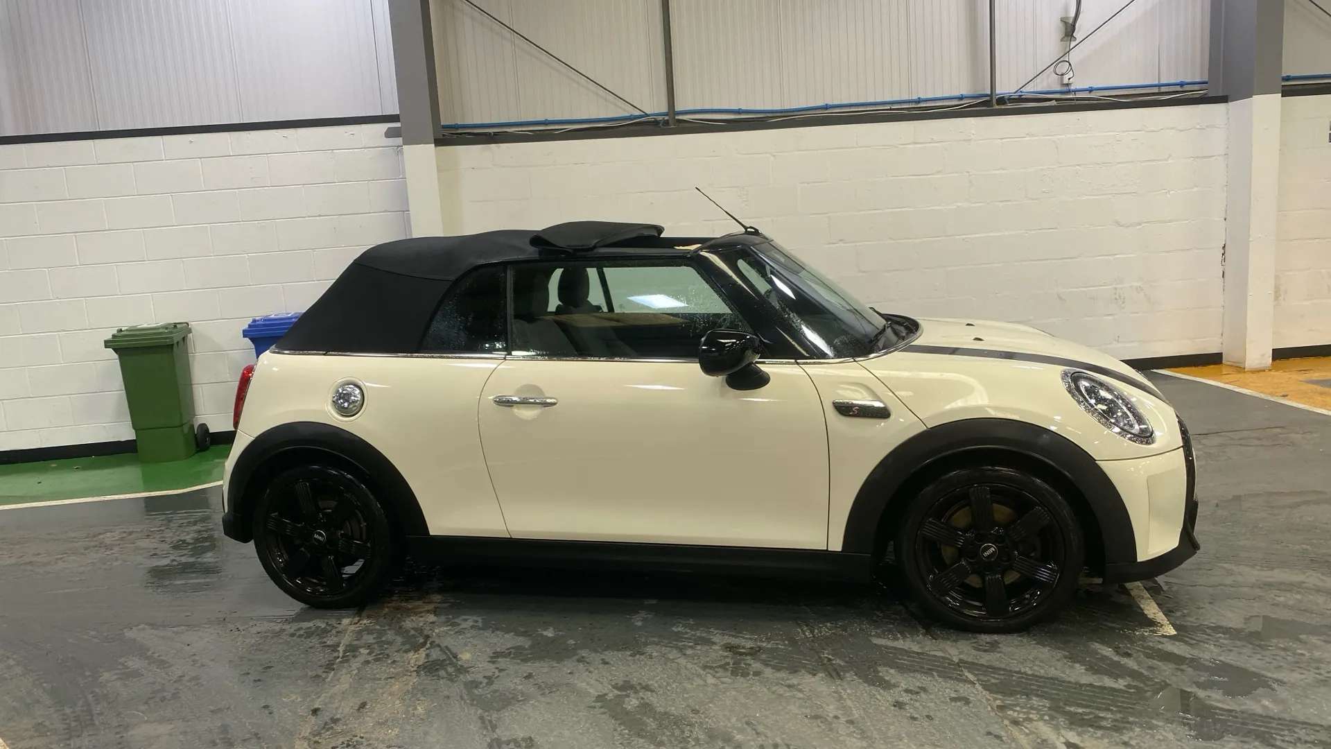 2021 MINI CONVERTIBLE 2021 MINI CONVERTIBLE