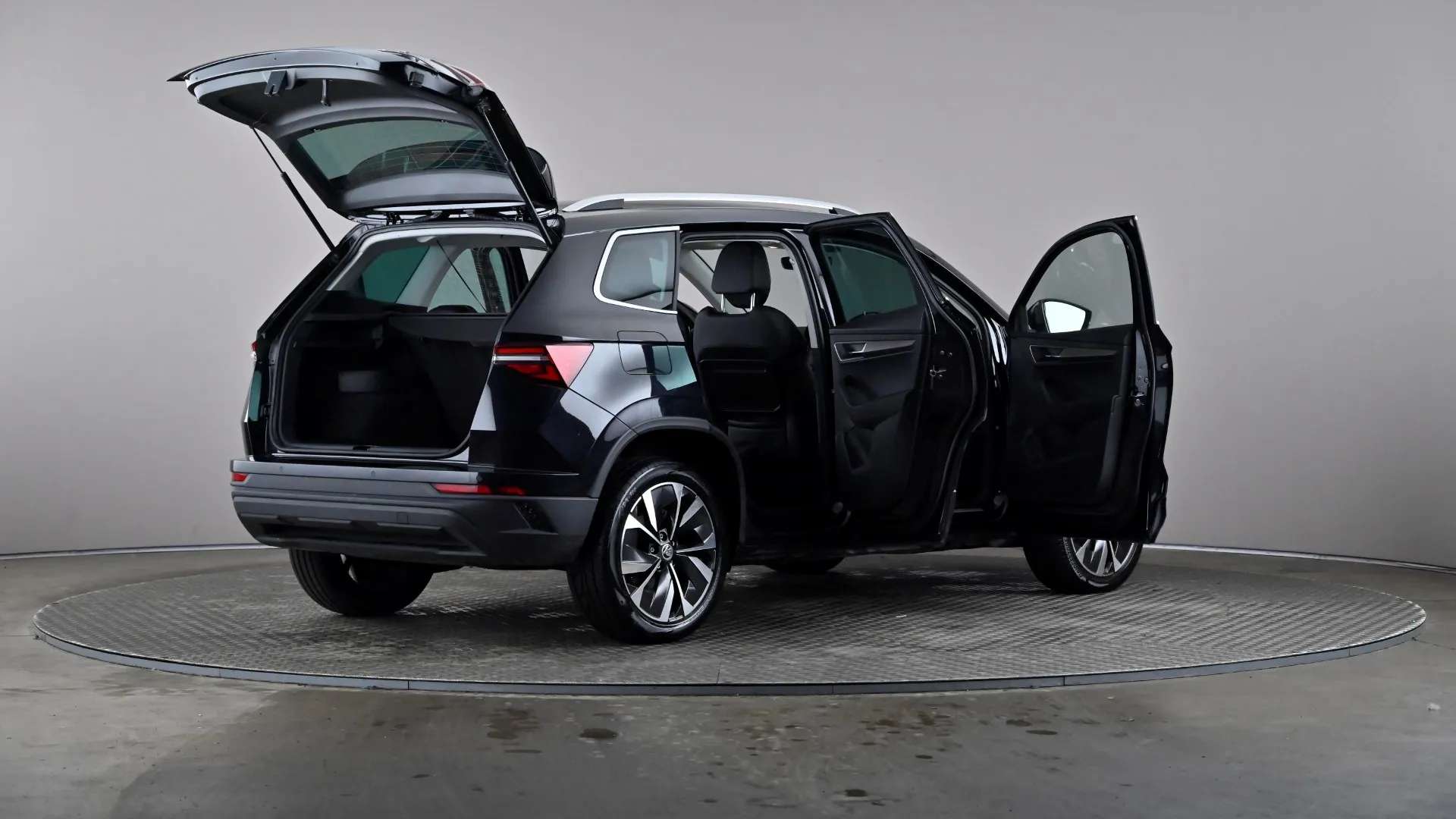 2023 SKODA KAROQ 2023 SKODA KAROQ