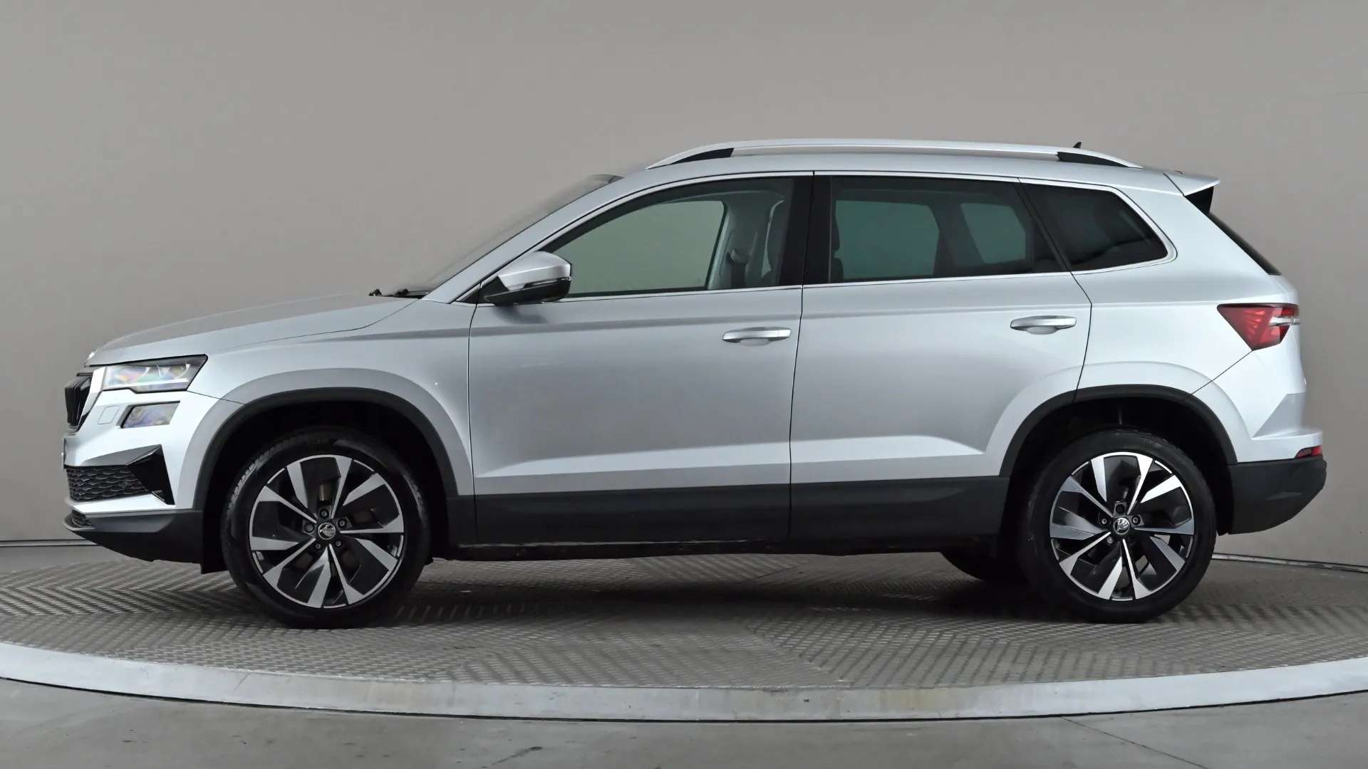 A 2022 SKODA KAROQ 1.5 TSI SE L A 2022 SKODA KAROQ 1.5 TSI SE L