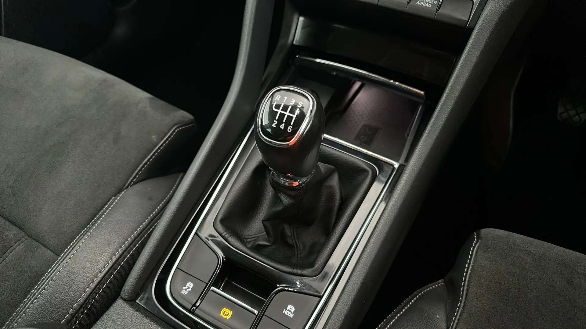 2022 SKODA KAROQ 2022 SKODA KAROQ