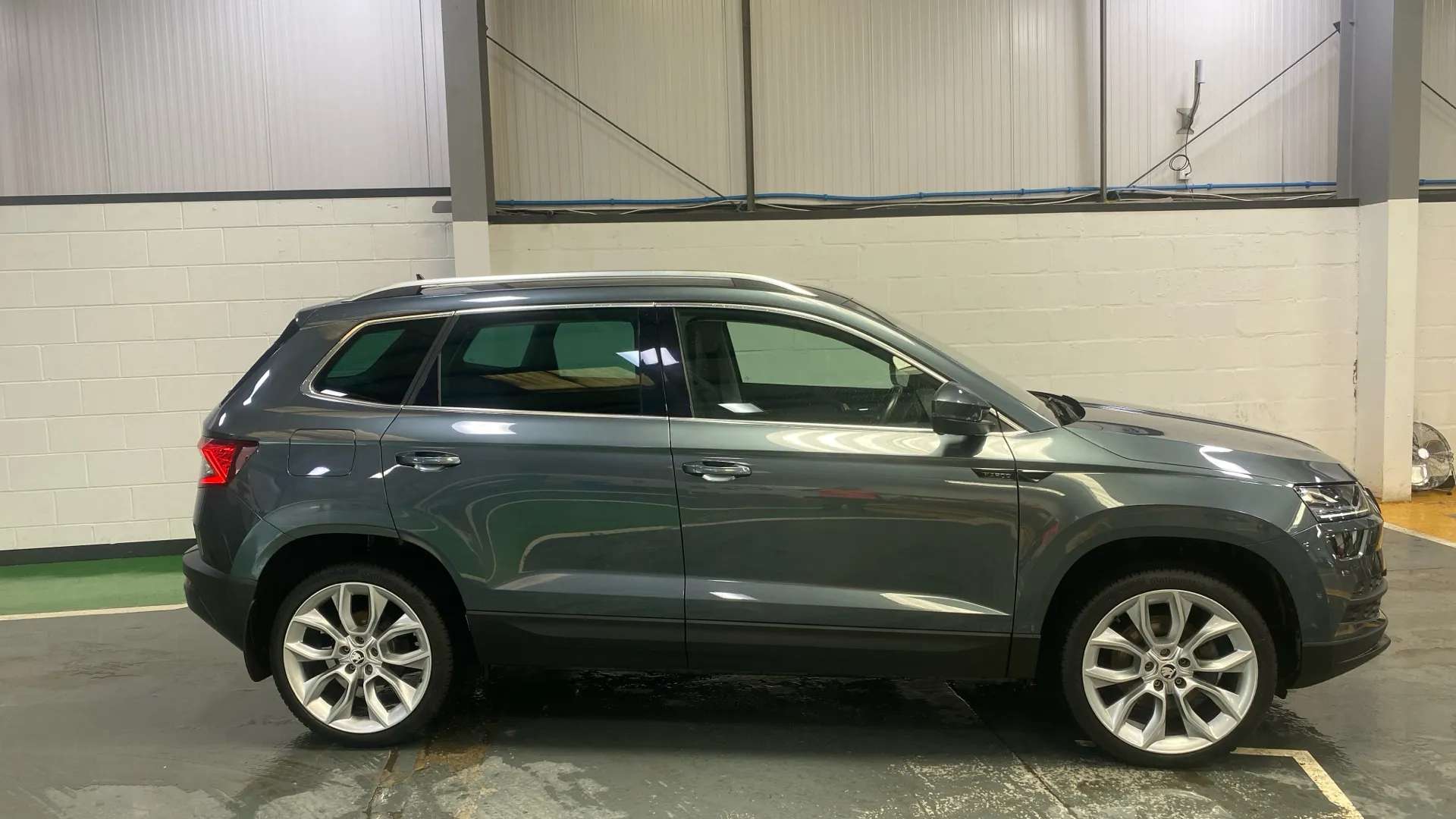 A 2020 SKODA KAROQ 1.5 TSI SE L A 2020 SKODA KAROQ 1.5 TSI SE L