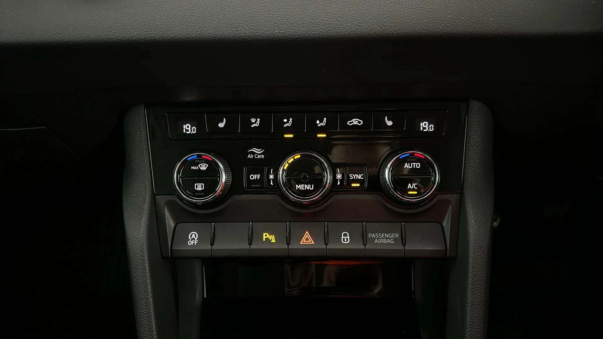 2020 SKODA KAROQ 2020 SKODA KAROQ