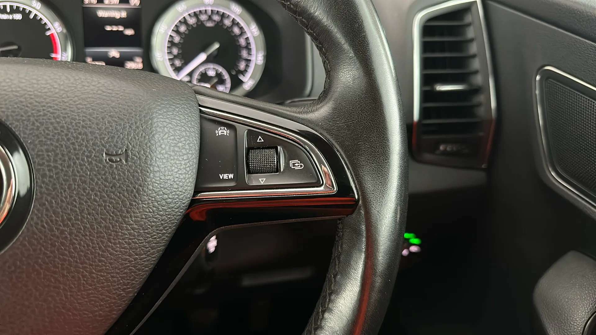 2020 SKODA KAROQ 2020 SKODA KAROQ