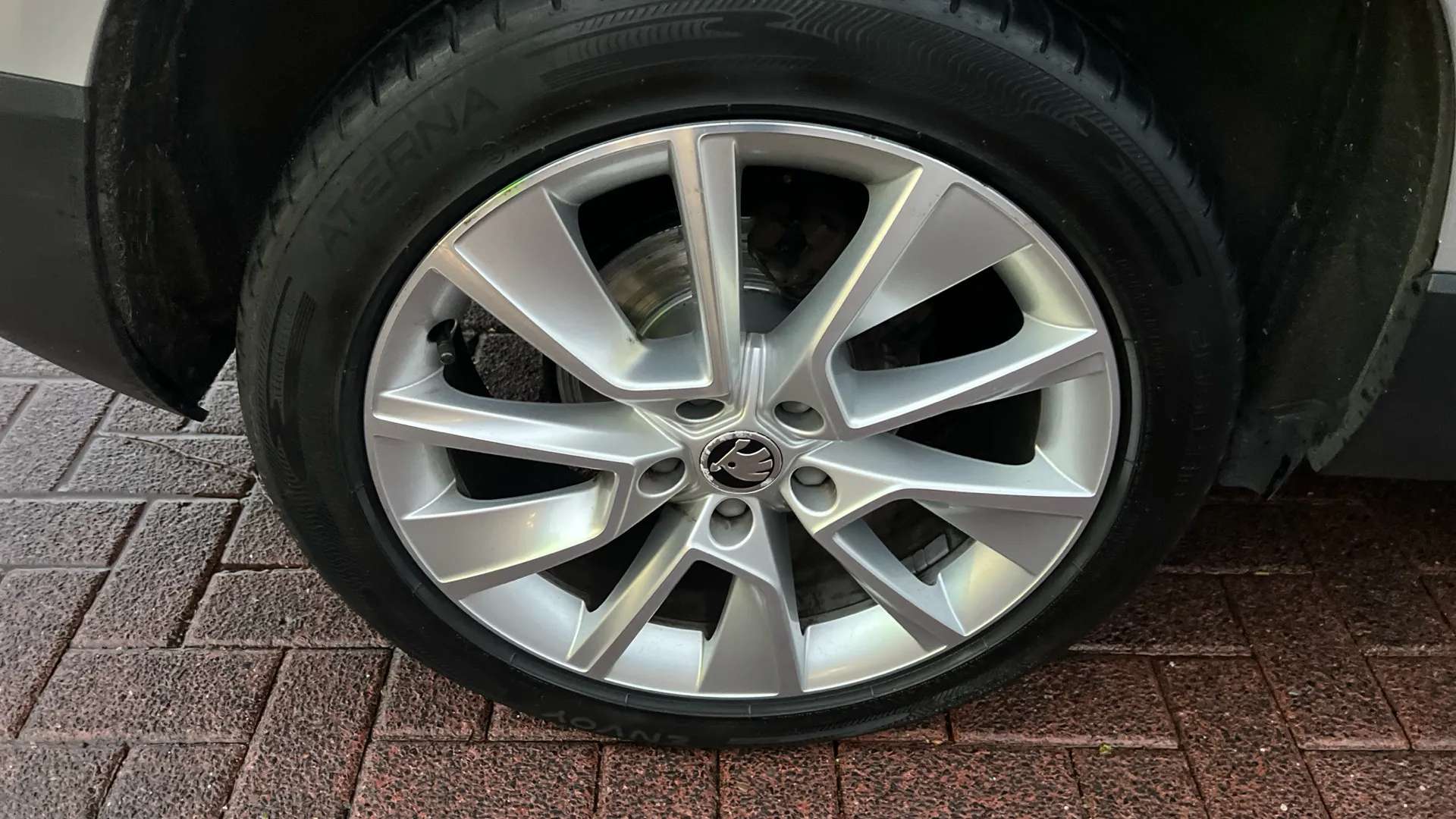 2020 SKODA KAROQ 2020 SKODA KAROQ