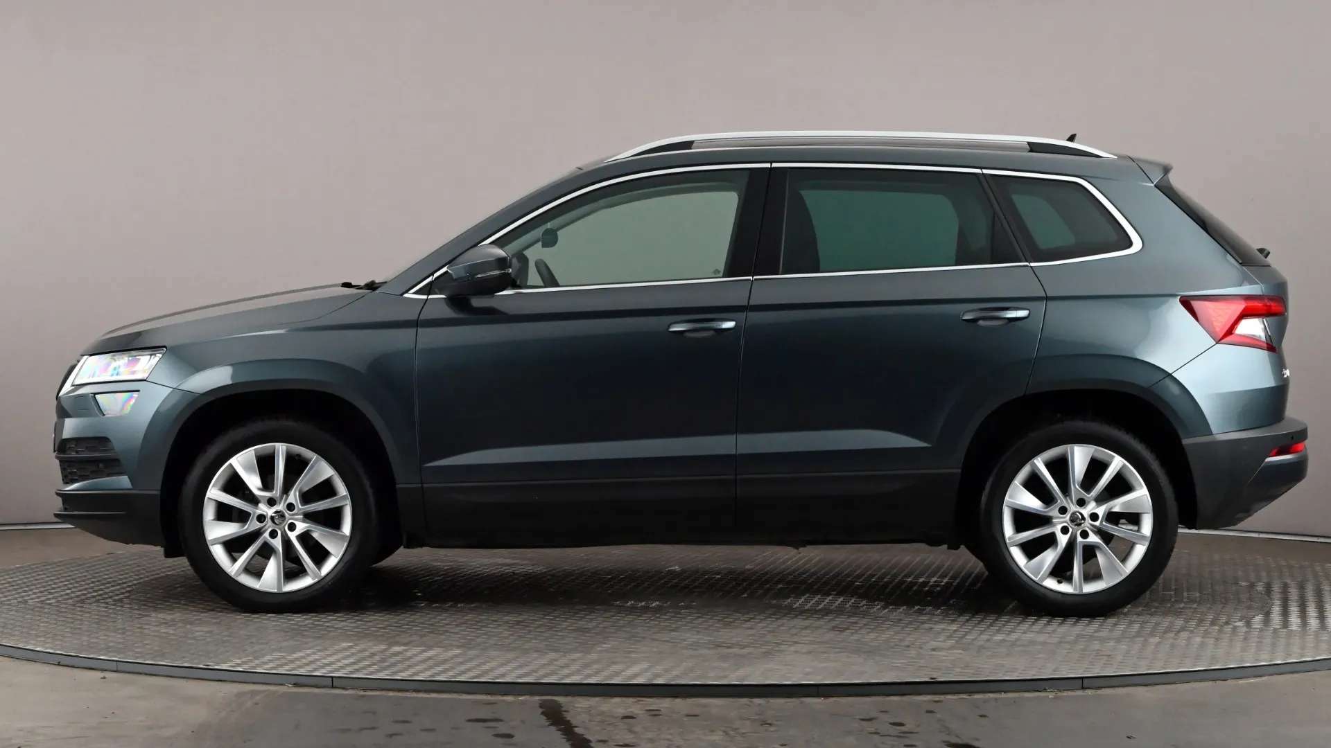 A 2018 SKODA KAROQ 1.6 TDI SE L A 2018 SKODA KAROQ 1.6 TDI SE L