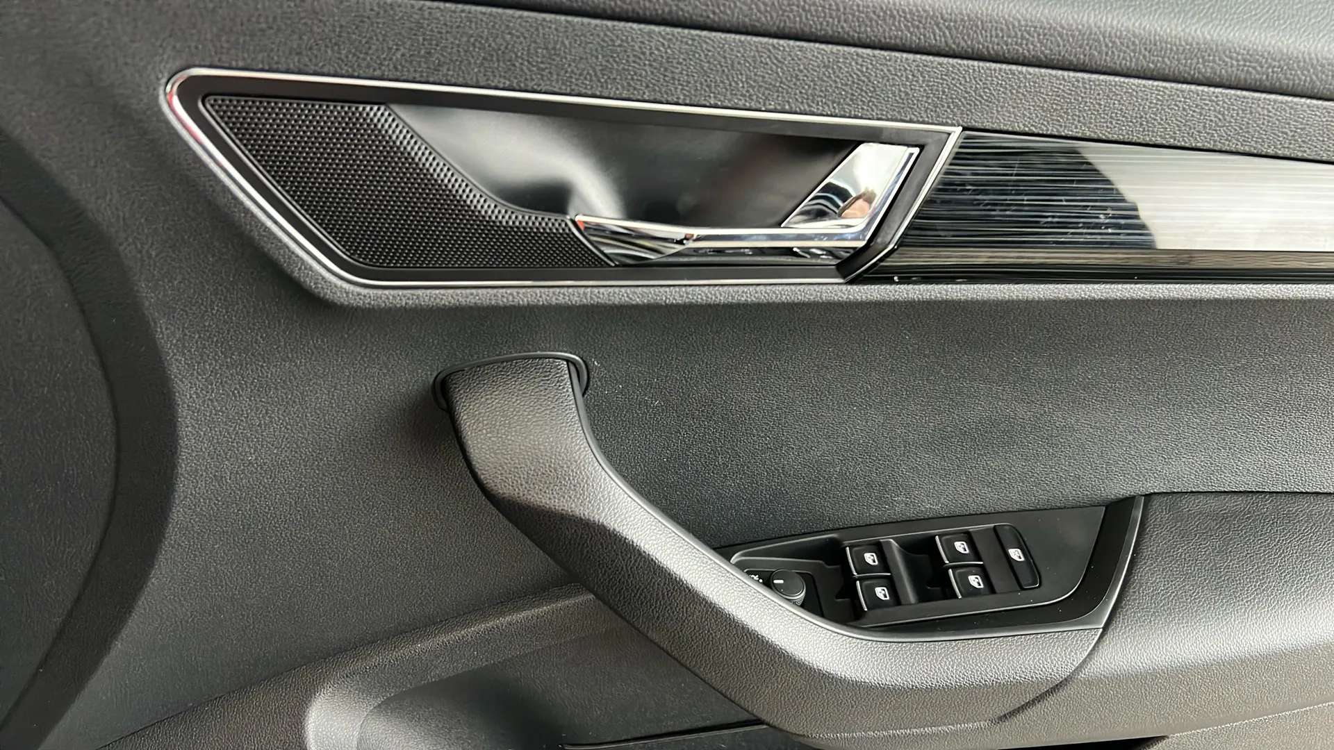 2018 SKODA KAROQ 2018 SKODA KAROQ