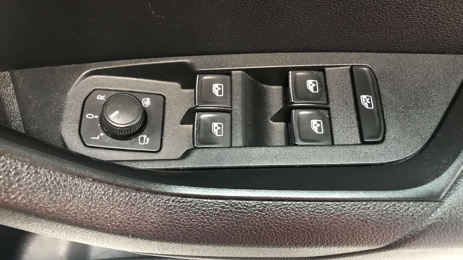 2018 SKODA KAROQ 2018 SKODA KAROQ