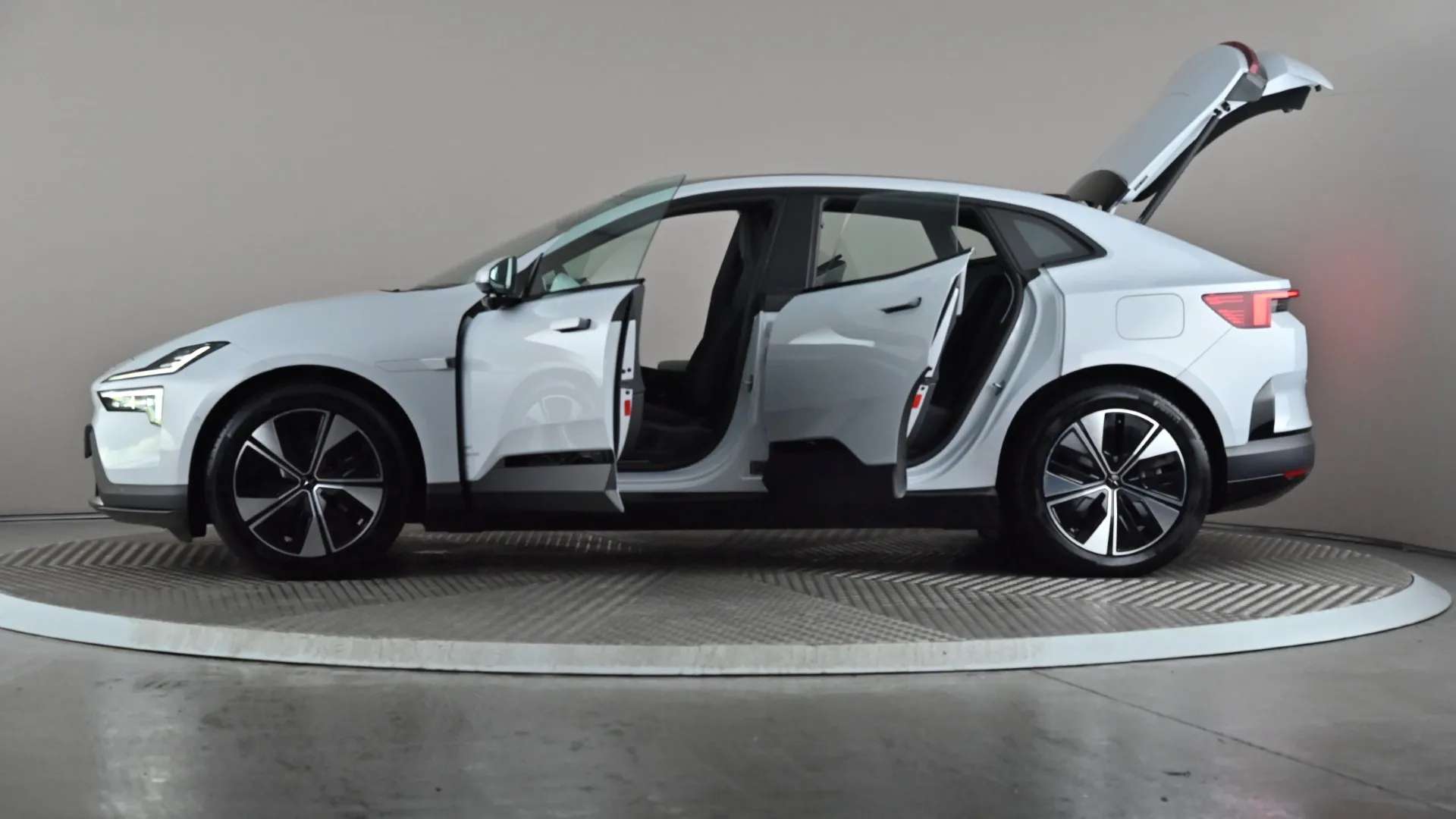 2025 POLESTAR 4 2025 POLESTAR 4