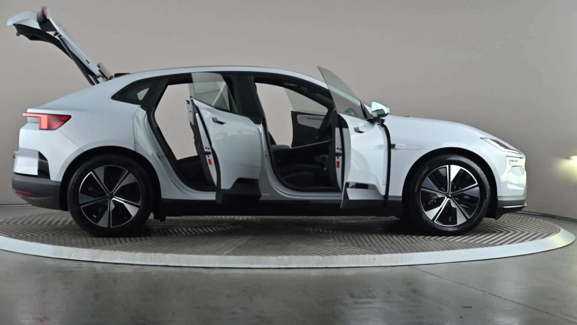 2025 POLESTAR 4 2025 POLESTAR 4