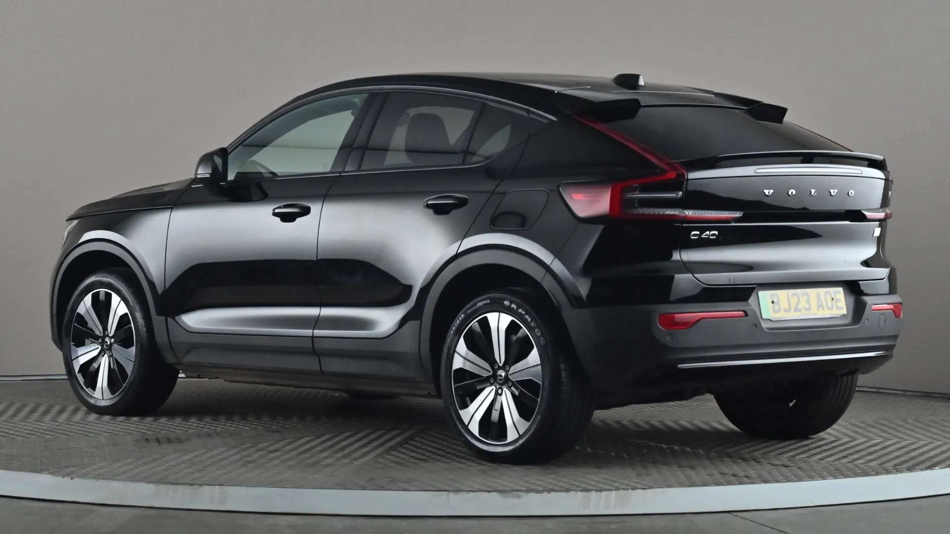 A 2023 VOLVO C40 170kW Recharge Core 69kWh Auto A 2023 VOLVO C40 170kW Recharge Core 69kWh Auto