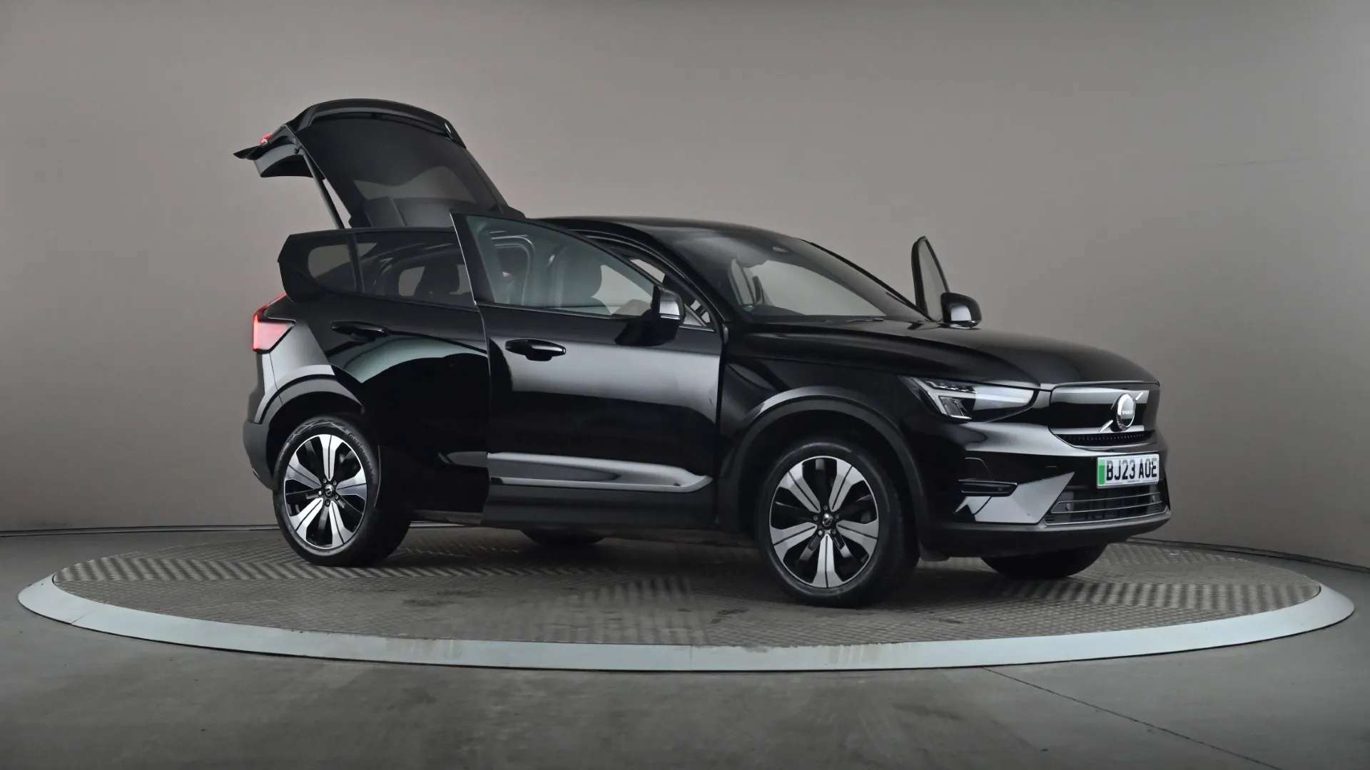 2023 VOLVO C40 2023 VOLVO C40