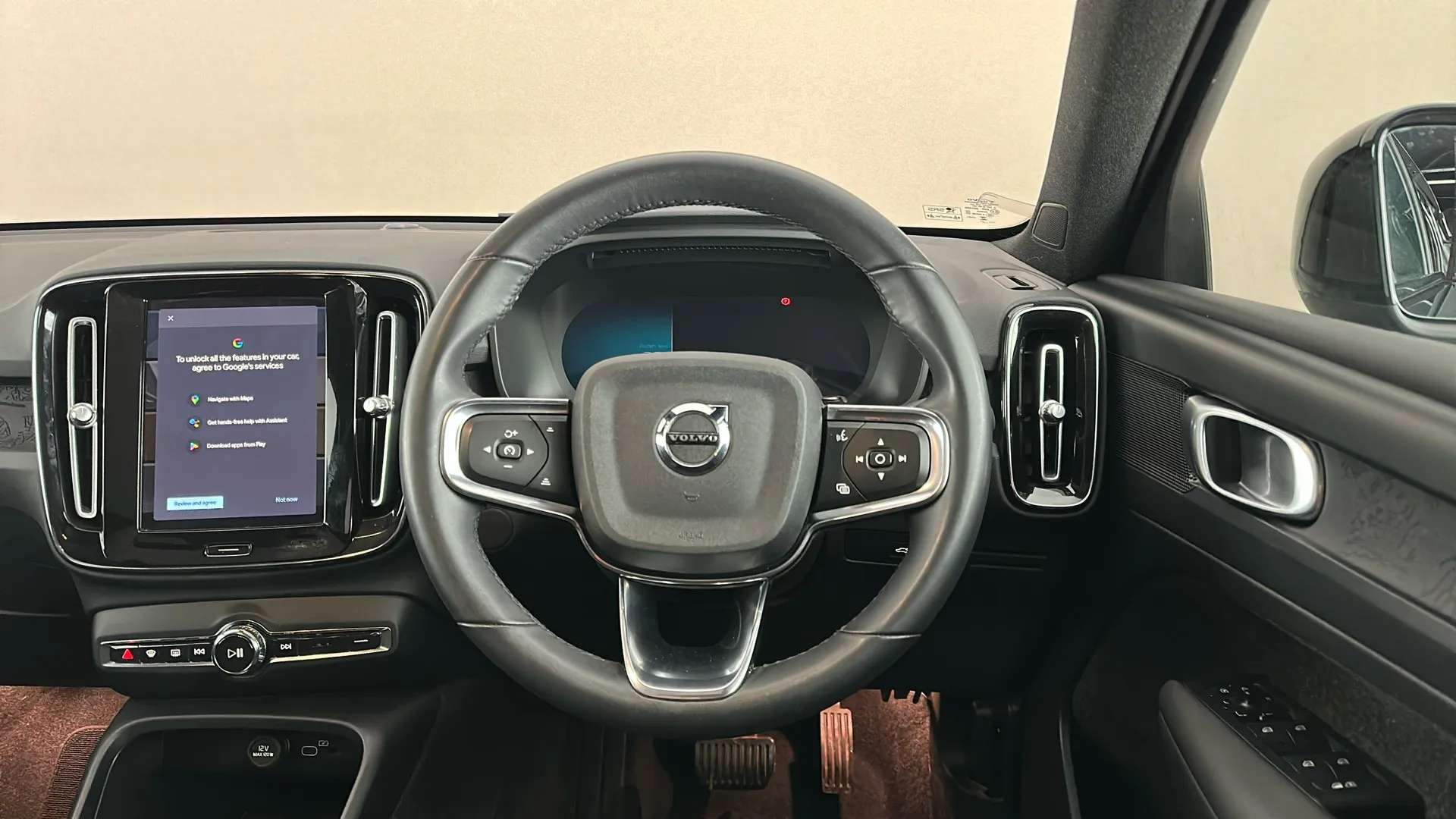 2023 VOLVO C40 2023 VOLVO C40