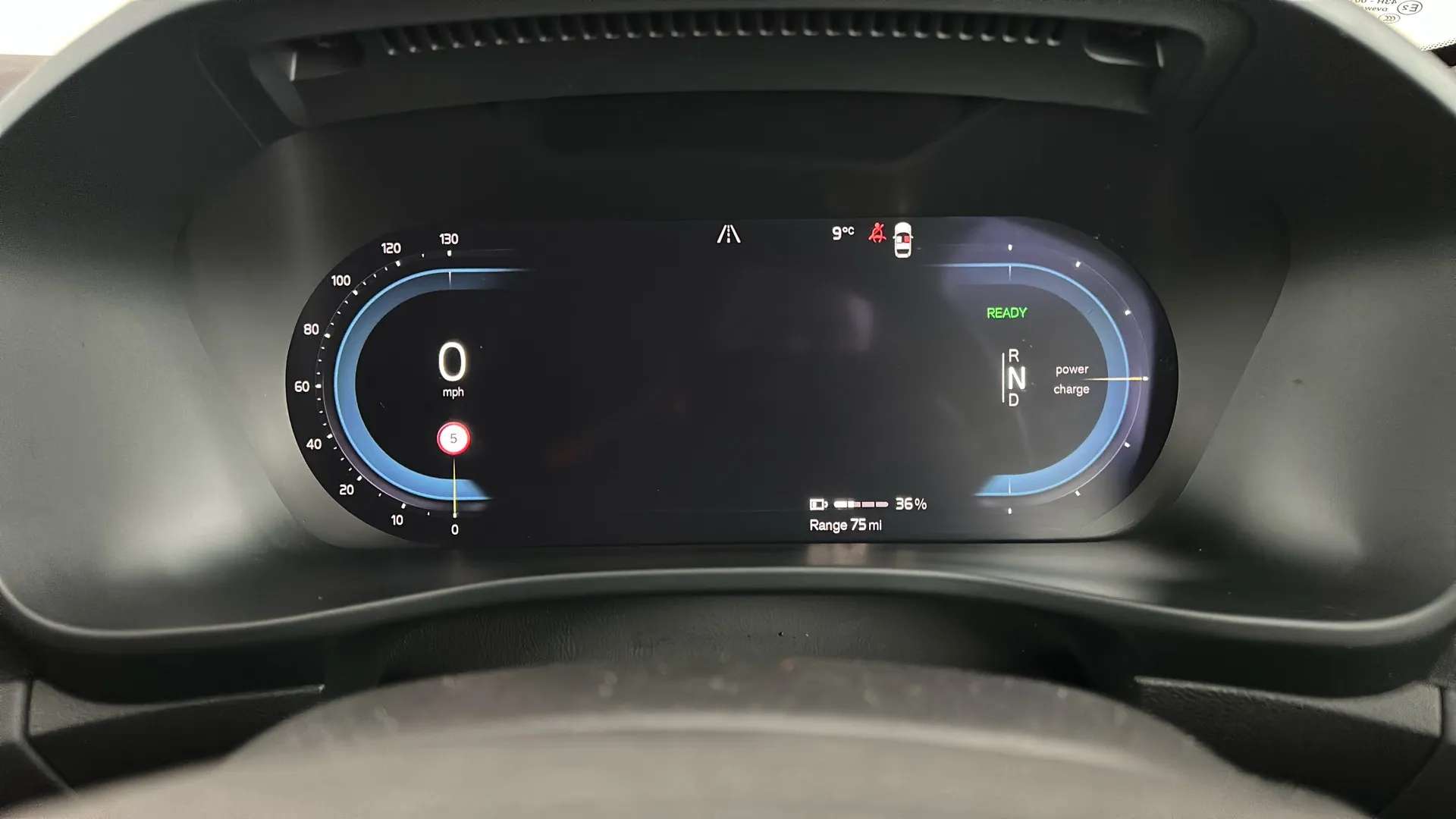 2023 VOLVO C40 2023 VOLVO C40