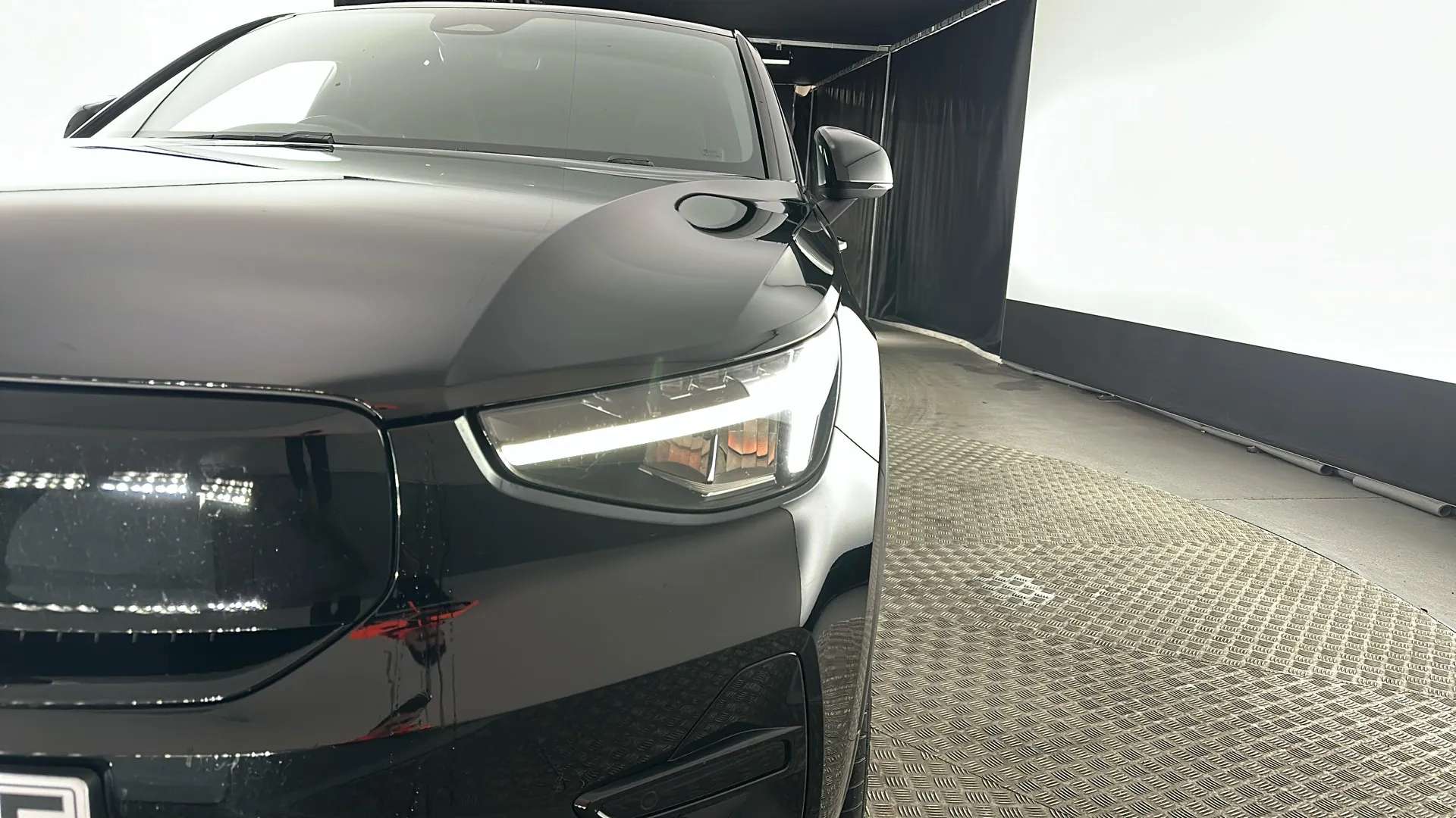 2023 VOLVO C40 2023 VOLVO C40