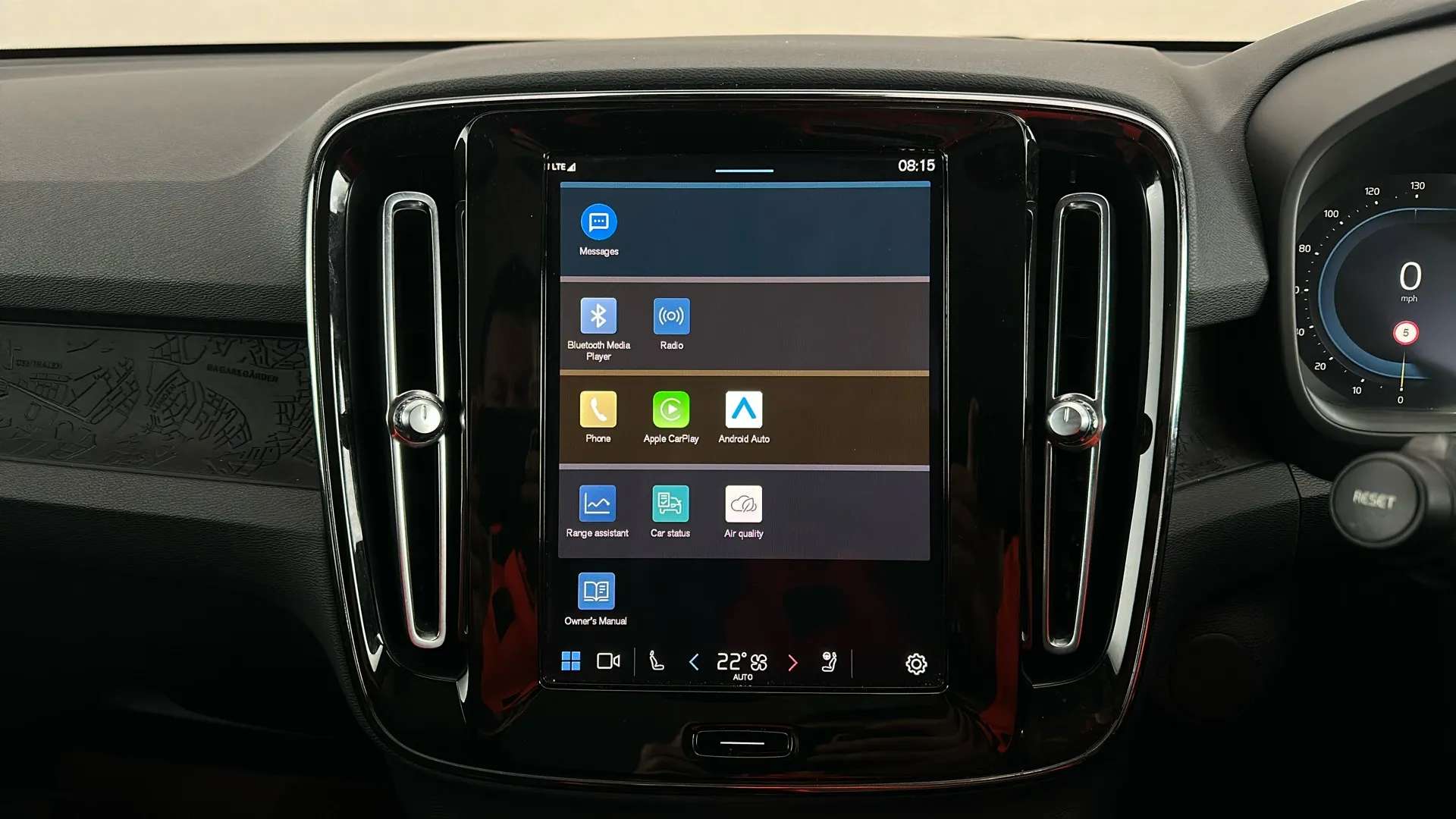 2023 VOLVO C40 2023 VOLVO C40