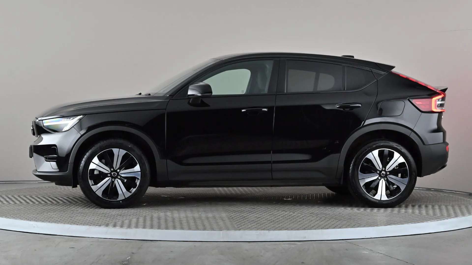 A 2023 VOLVO C40 170kW Recharge Core 69kWh Auto A 2023 VOLVO C40 170kW Recharge Core 69kWh Auto