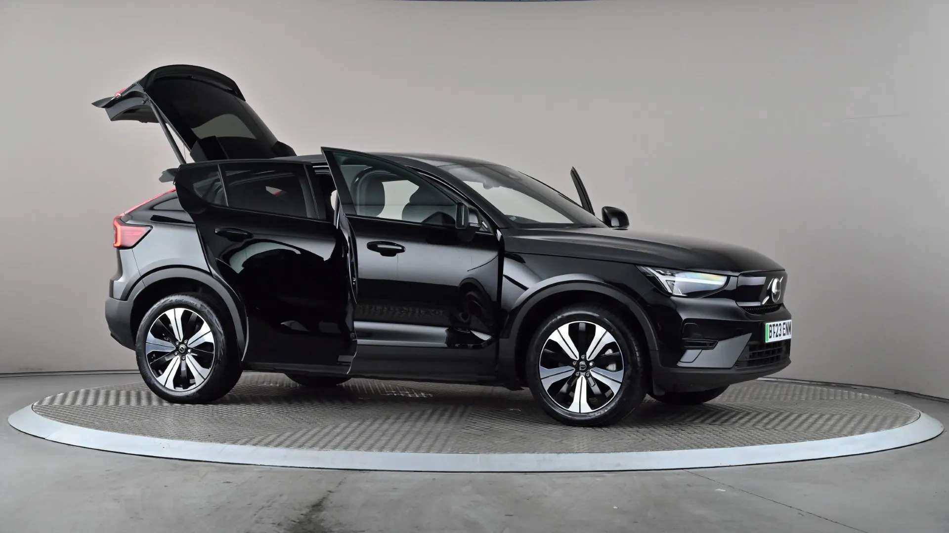 2023 VOLVO C40 2023 VOLVO C40