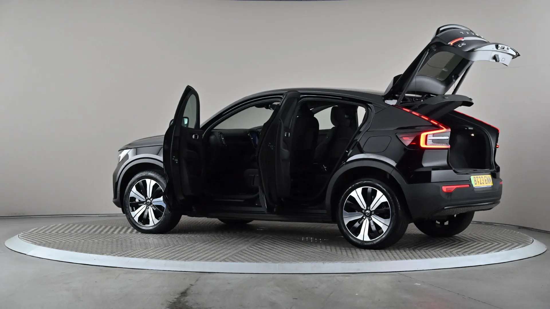 2023 VOLVO C40 2023 VOLVO C40