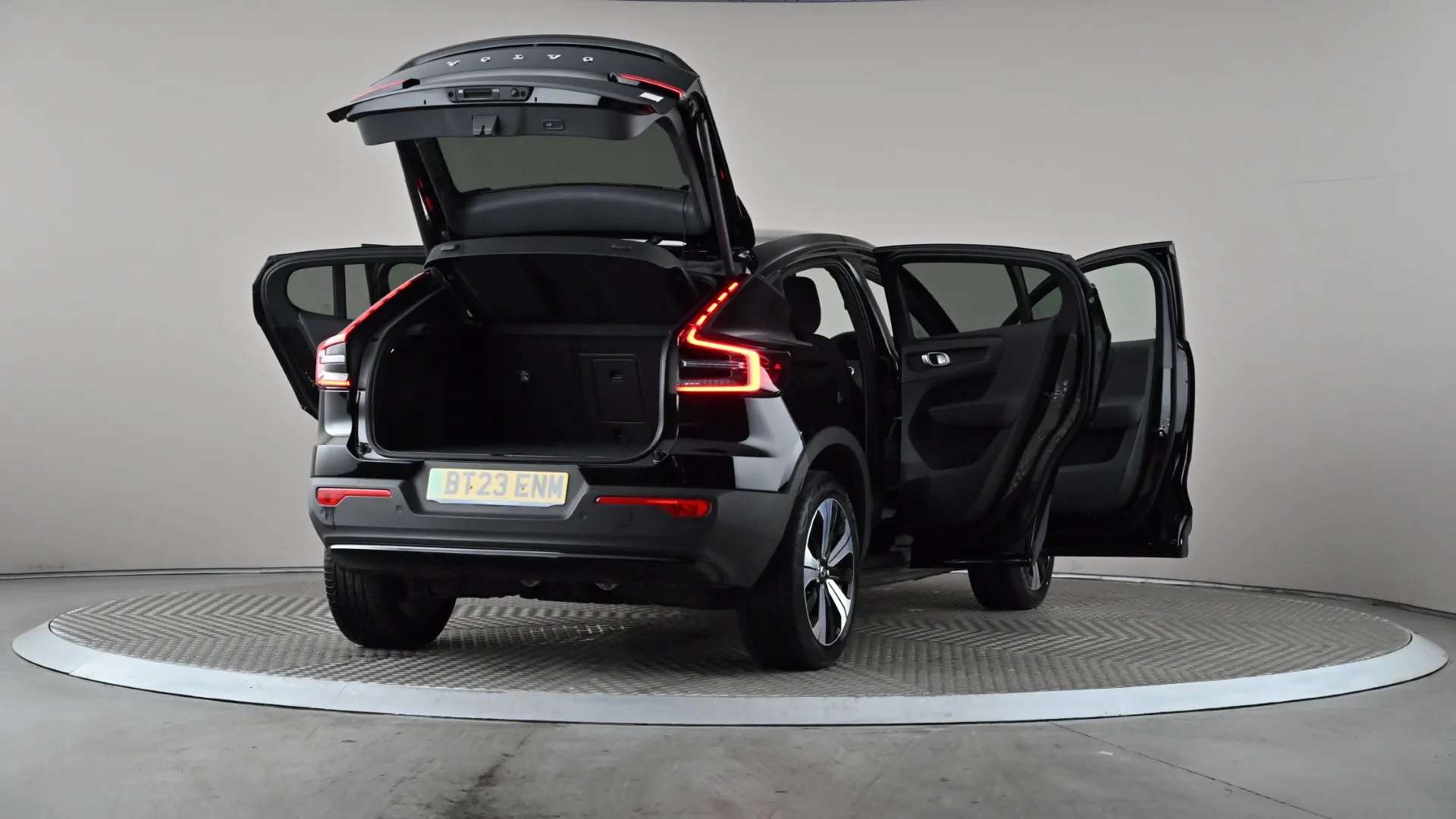 2023 VOLVO C40 2023 VOLVO C40