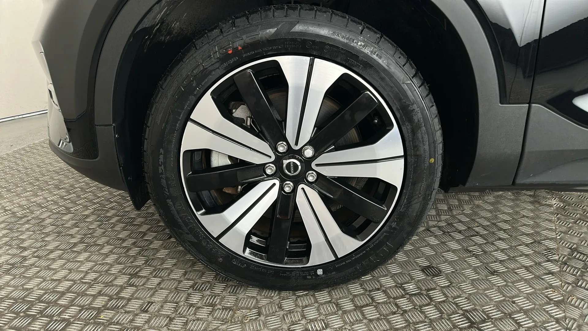 2023 VOLVO C40 2023 VOLVO C40
