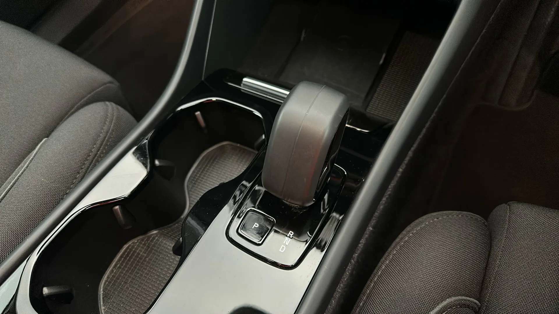 2023 VOLVO C40 2023 VOLVO C40
