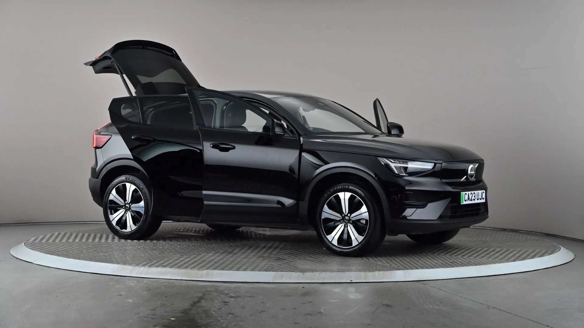2023 VOLVO C40 2023 VOLVO C40