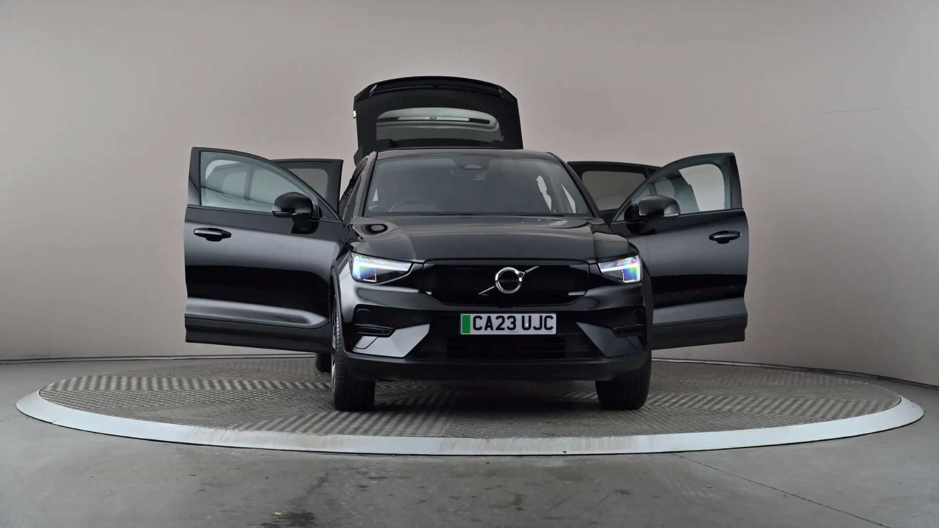 2023 VOLVO C40 2023 VOLVO C40