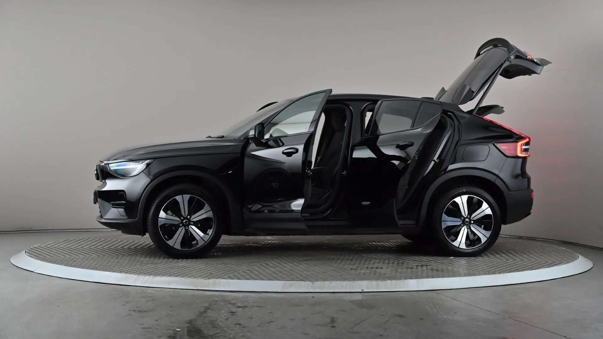 2023 VOLVO C40 2023 VOLVO C40