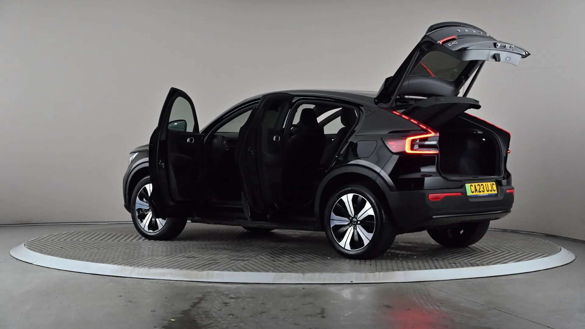 2023 VOLVO C40 2023 VOLVO C40