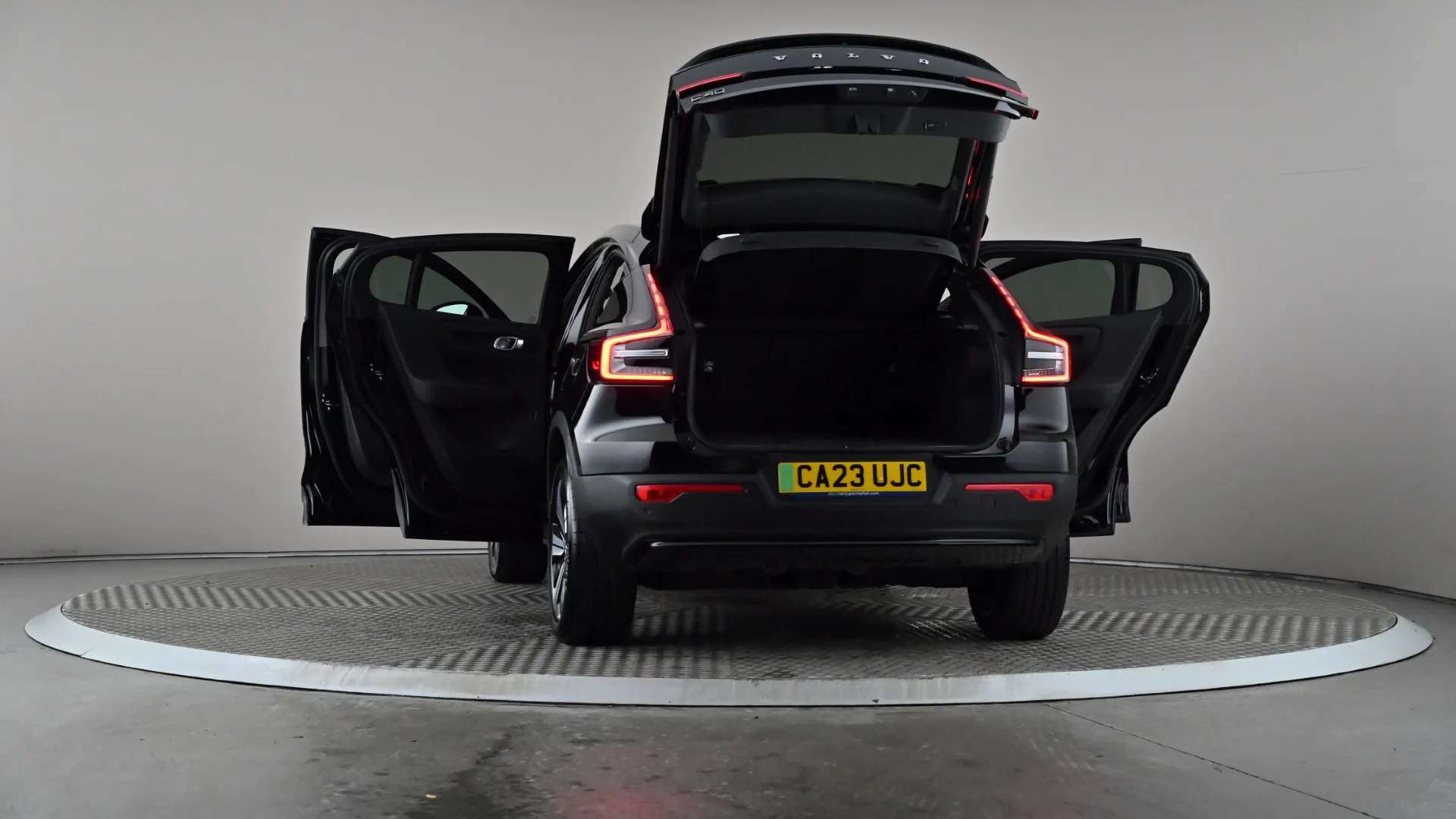 2023 VOLVO C40 2023 VOLVO C40