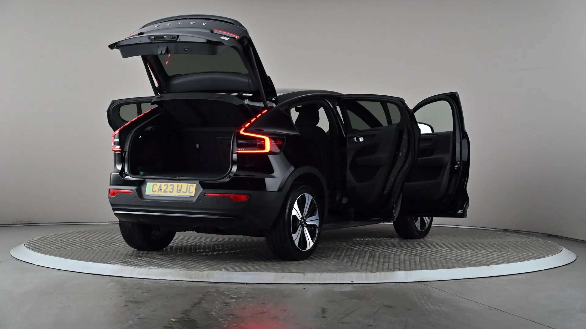 2023 VOLVO C40 2023 VOLVO C40