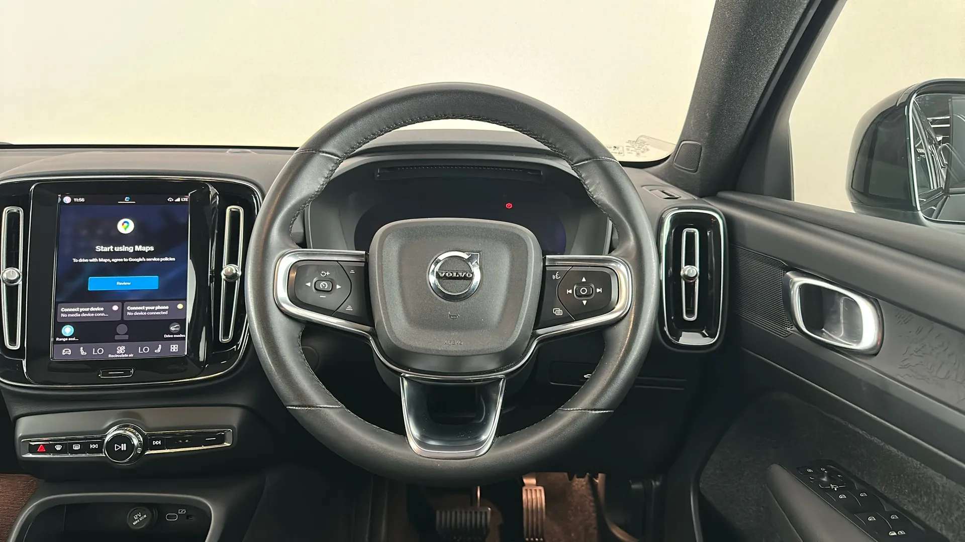 2023 VOLVO C40 2023 VOLVO C40