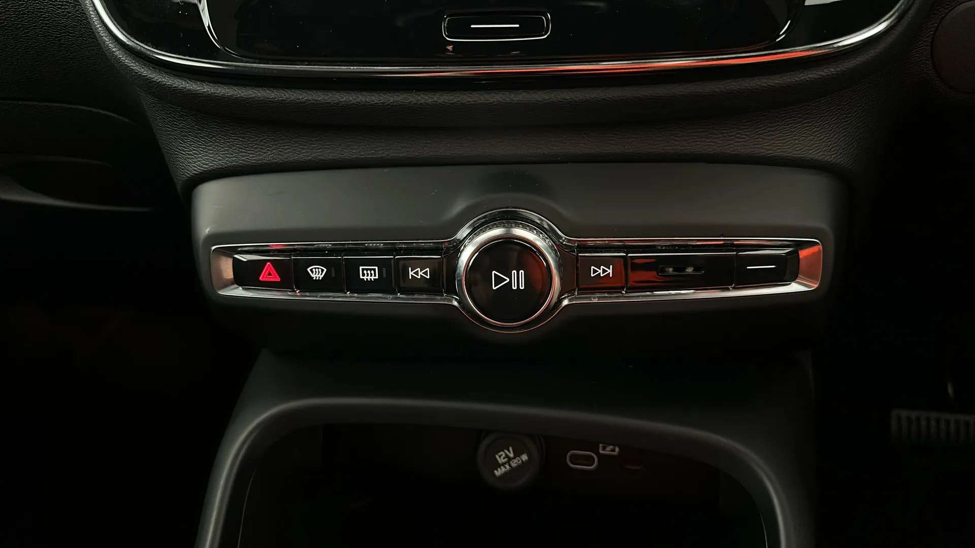 2023 VOLVO C40 2023 VOLVO C40