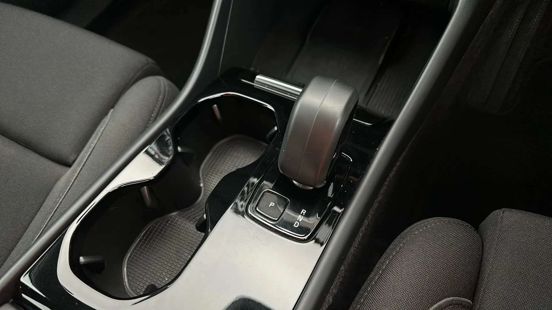 2023 VOLVO C40 2023 VOLVO C40