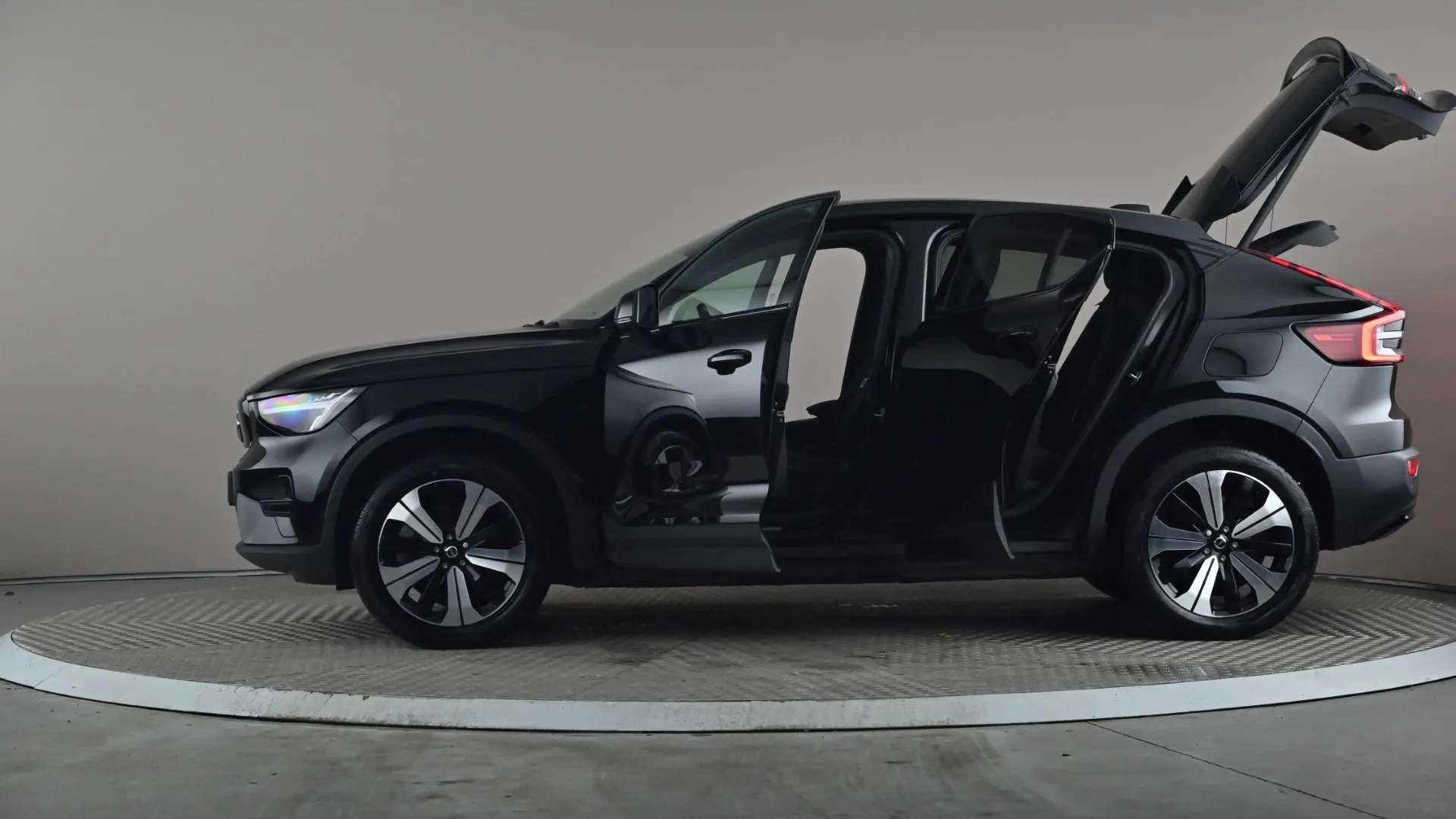 2022 VOLVO C40 2022 VOLVO C40