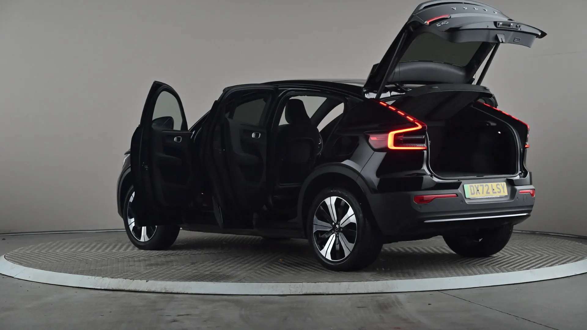 2022 VOLVO C40 2022 VOLVO C40