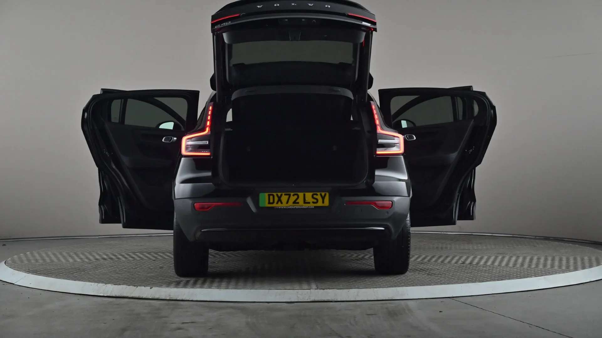 2022 VOLVO C40 2022 VOLVO C40