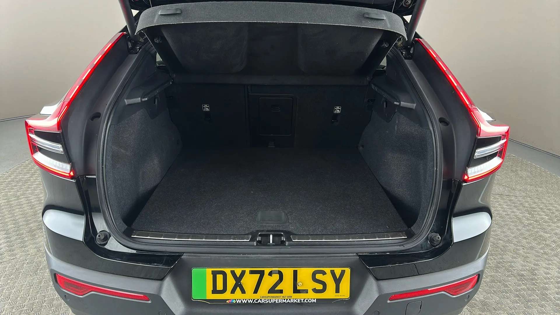 2022 VOLVO C40 2022 VOLVO C40