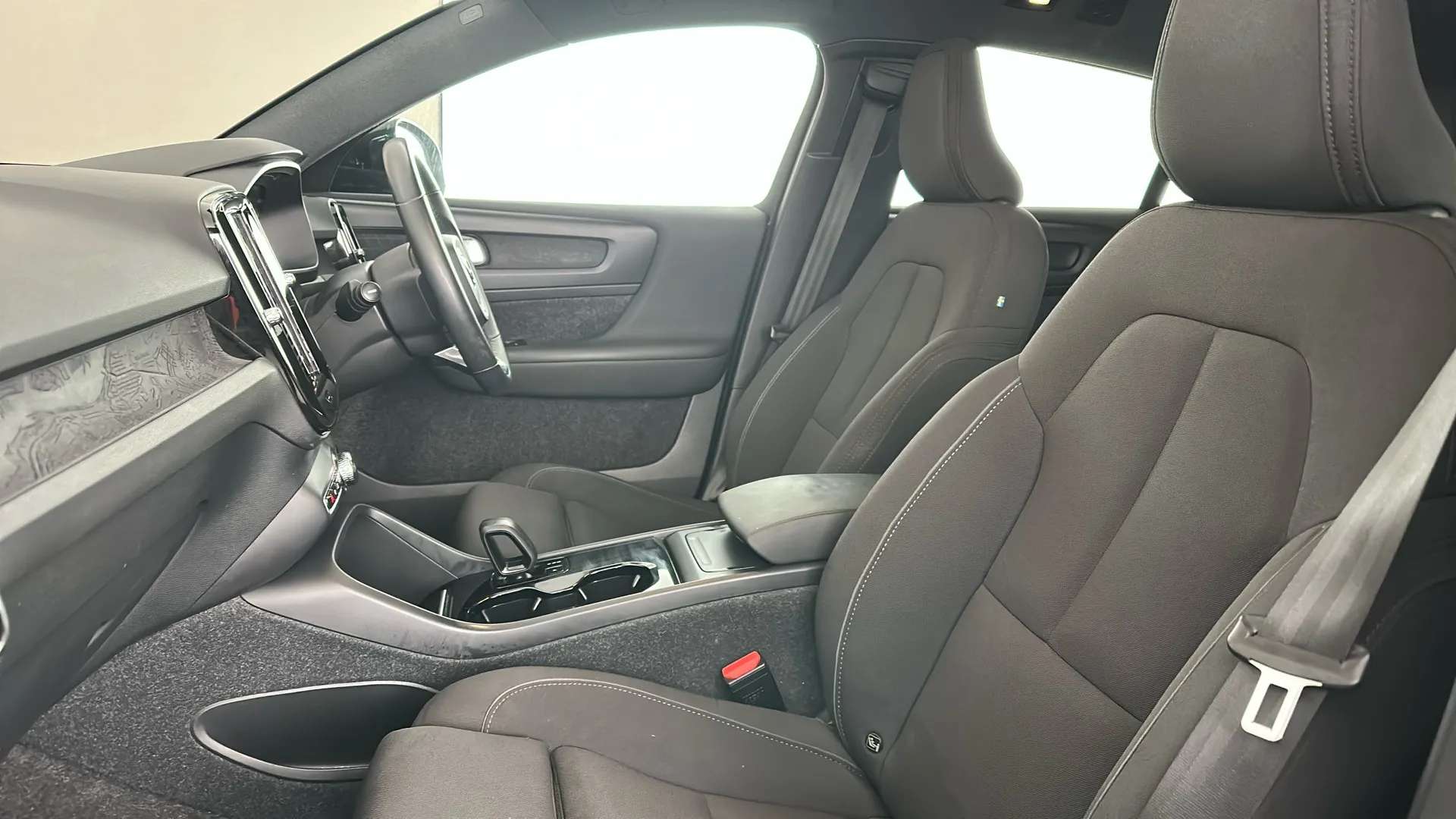 2022 VOLVO C40 2022 VOLVO C40