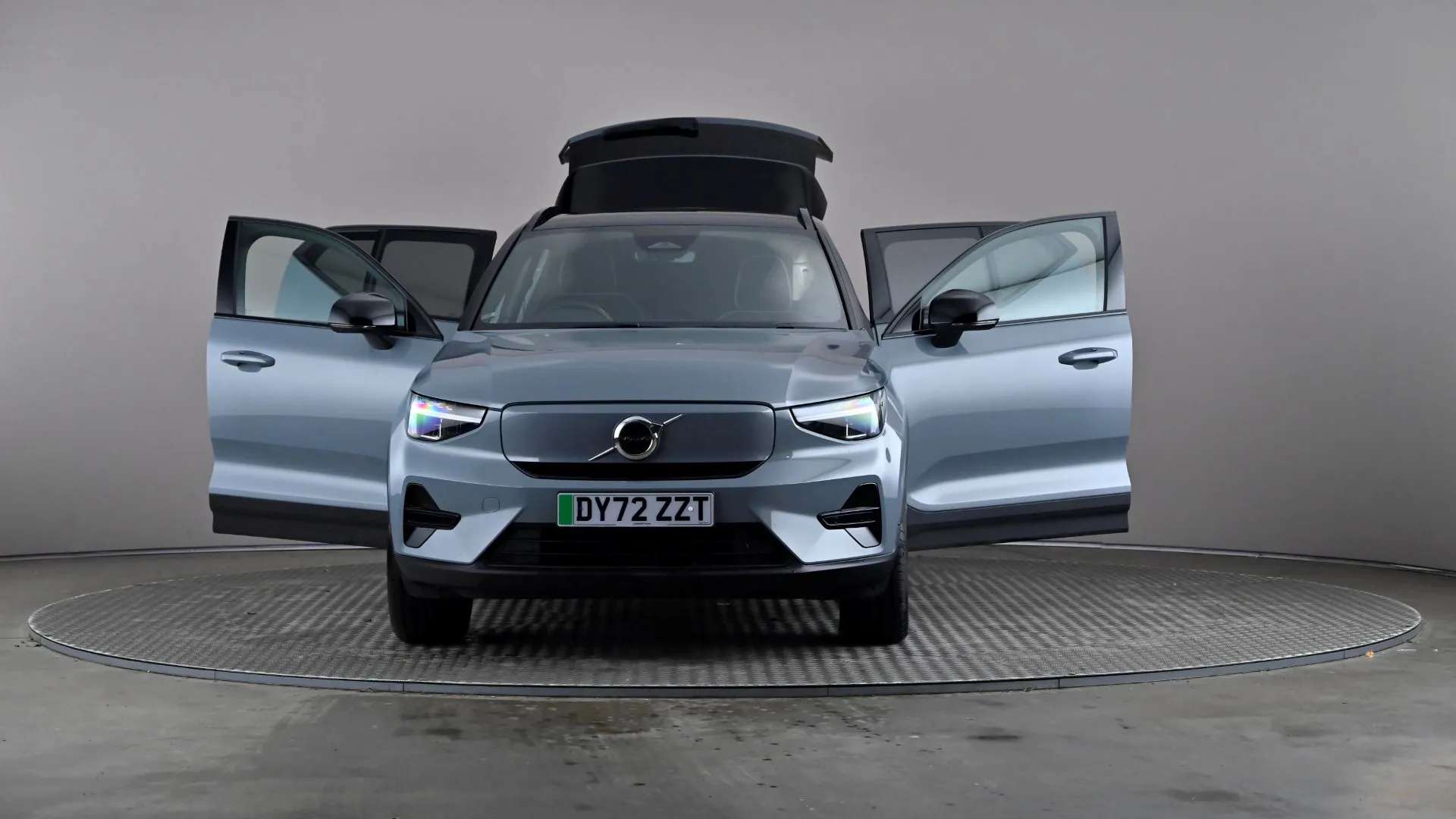 2022 VOLVO XC40 2022 VOLVO XC40