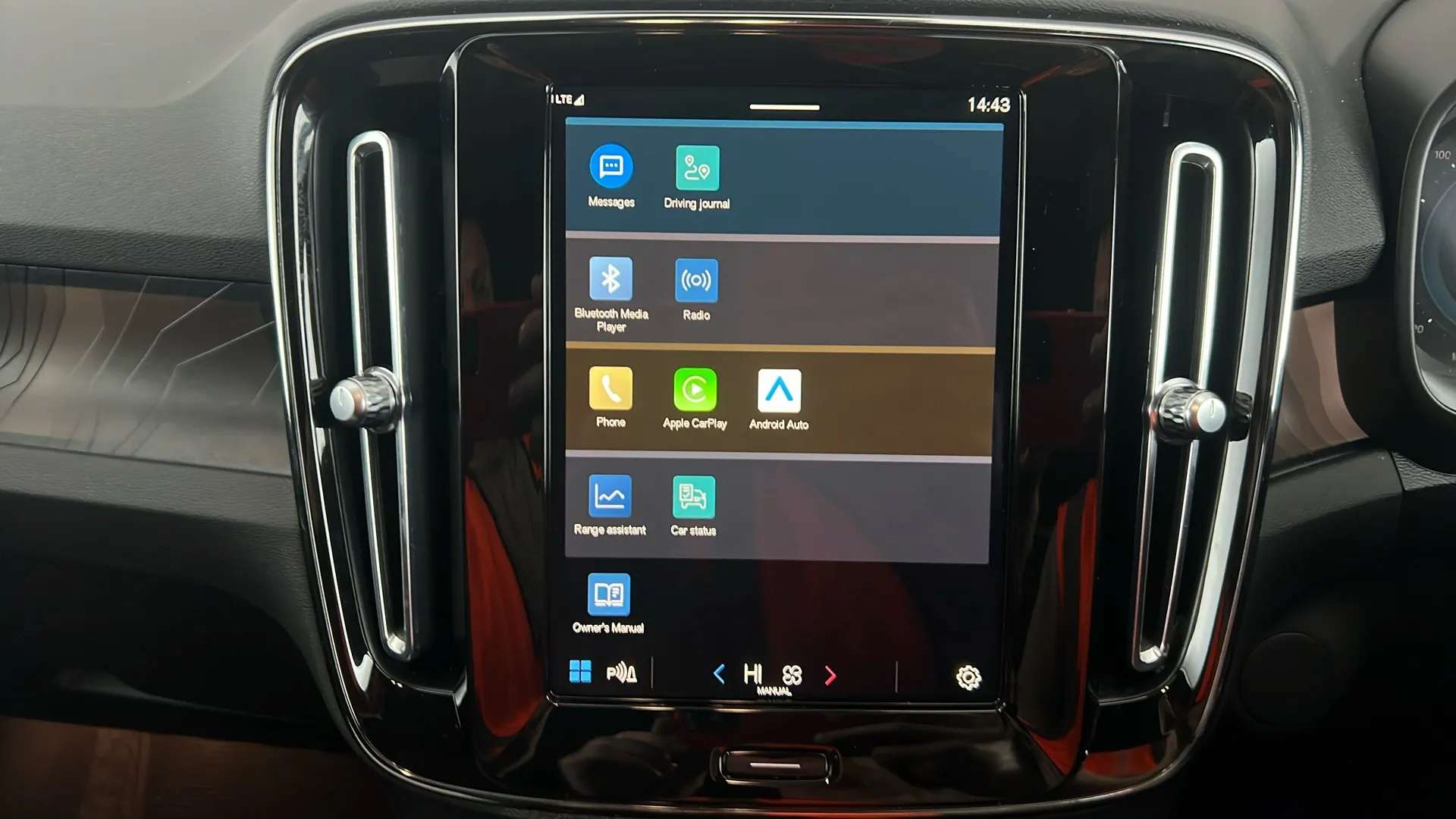 2022 VOLVO XC40 2022 VOLVO XC40