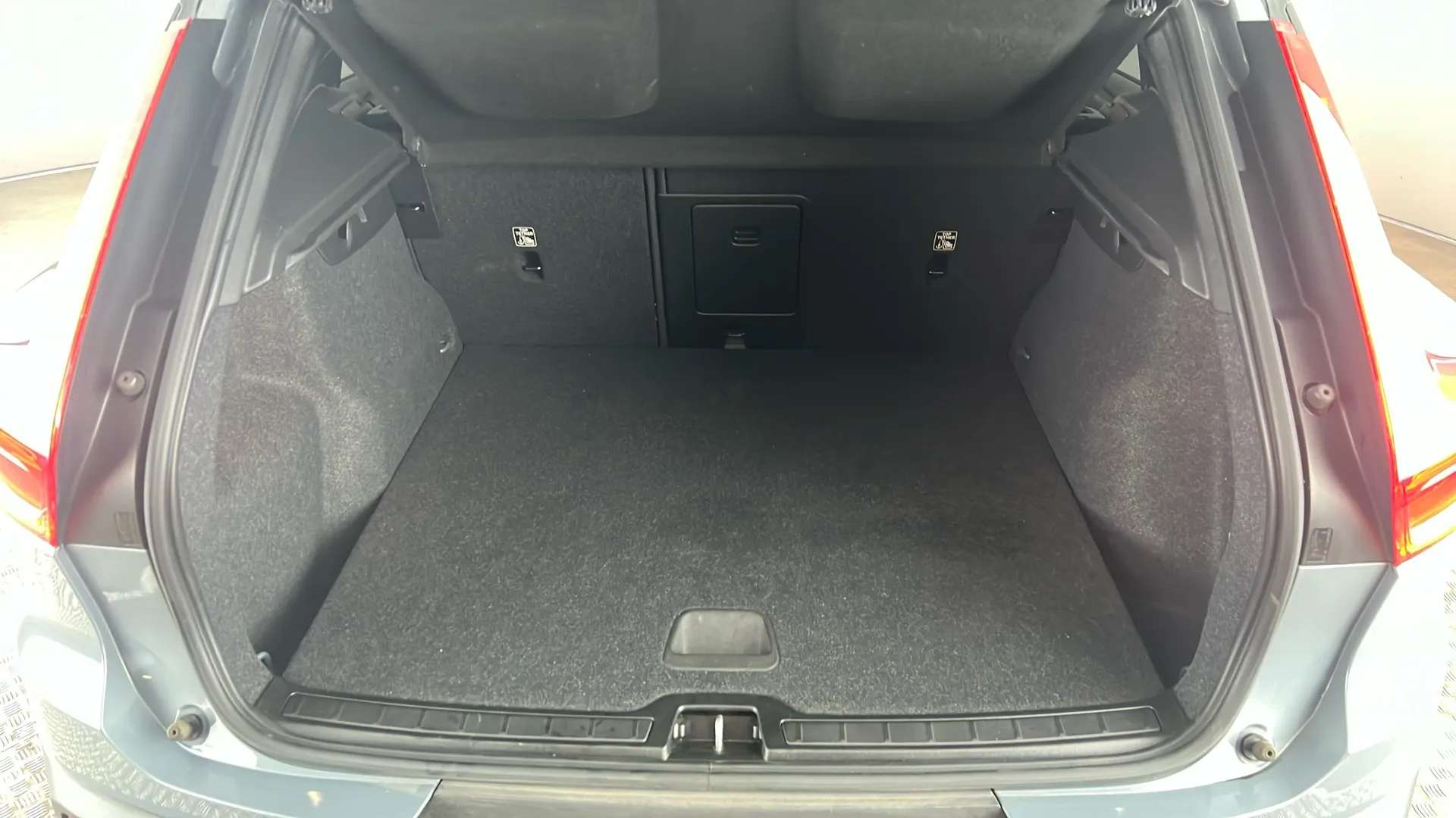 2022 VOLVO XC40 2022 VOLVO XC40