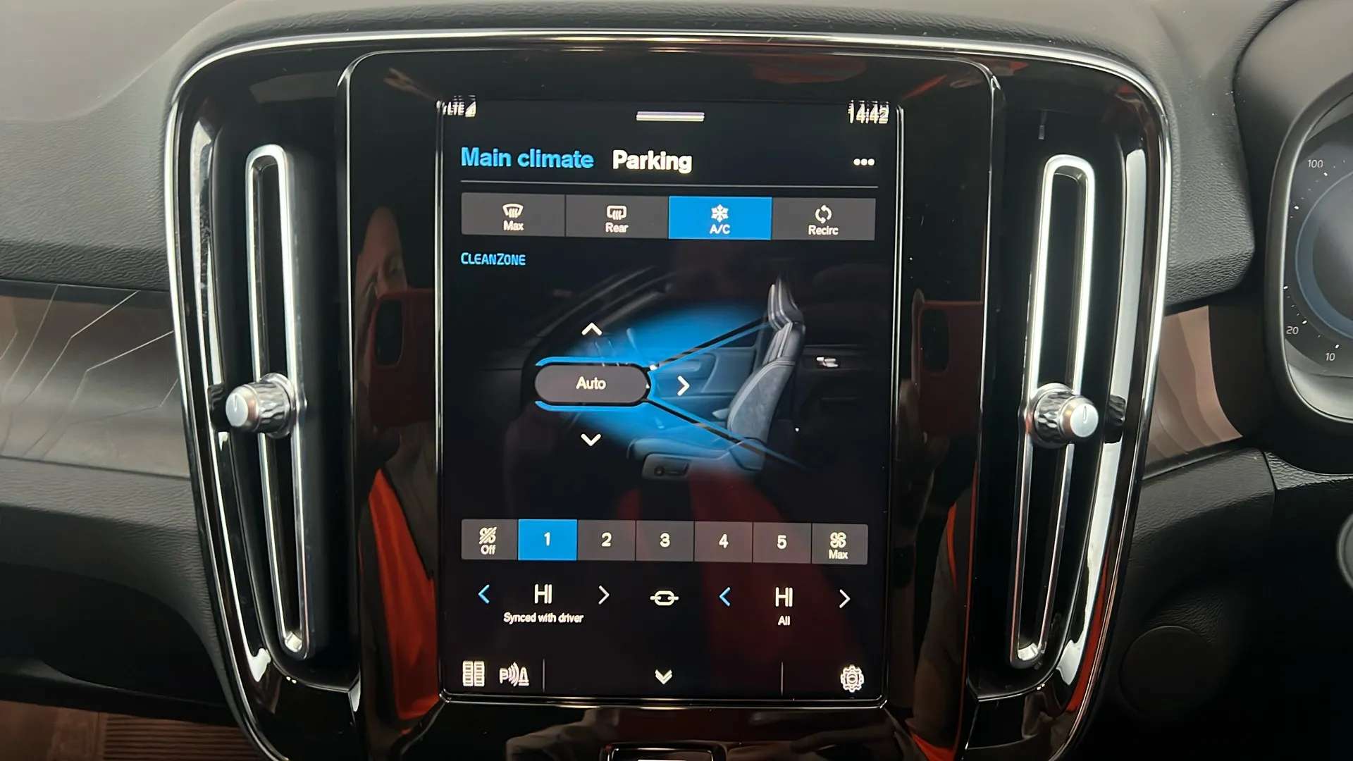 2022 VOLVO XC40 2022 VOLVO XC40