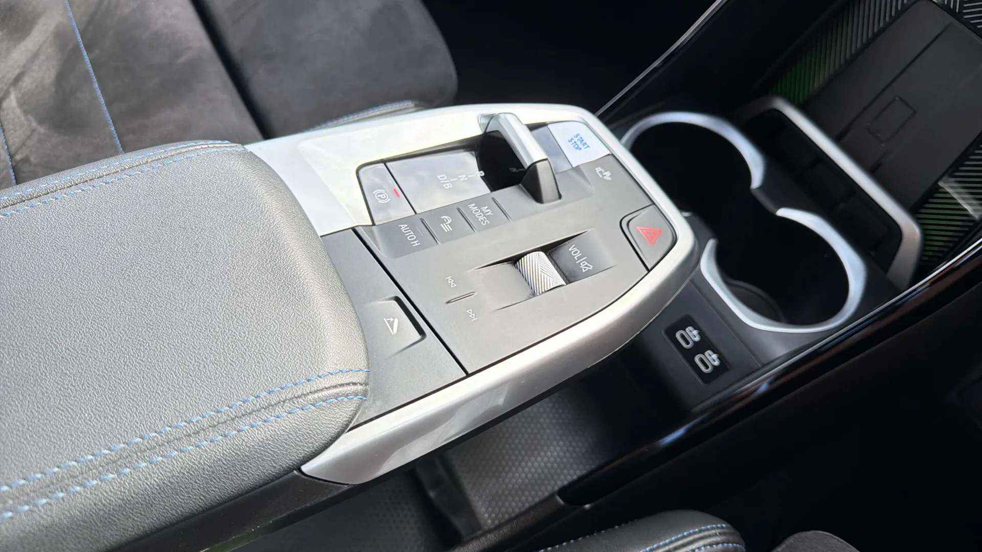 2025 BMW IX2 2025 BMW IX2