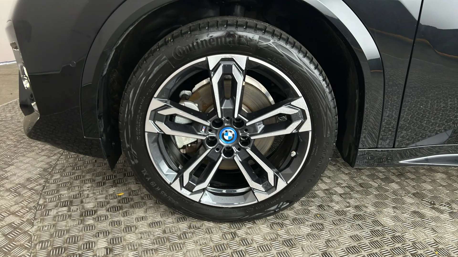 2024 BMW IX2 2024 BMW IX2