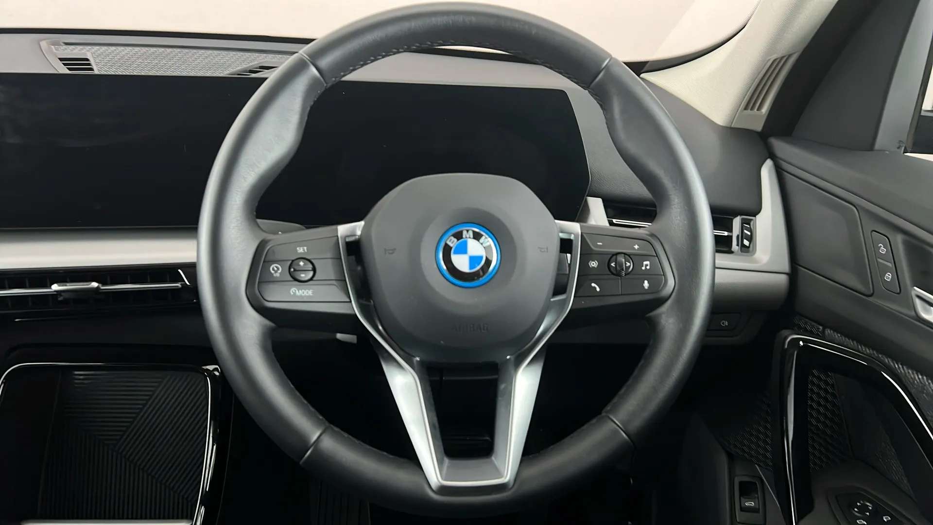 2024 BMW IX1 2024 BMW IX1