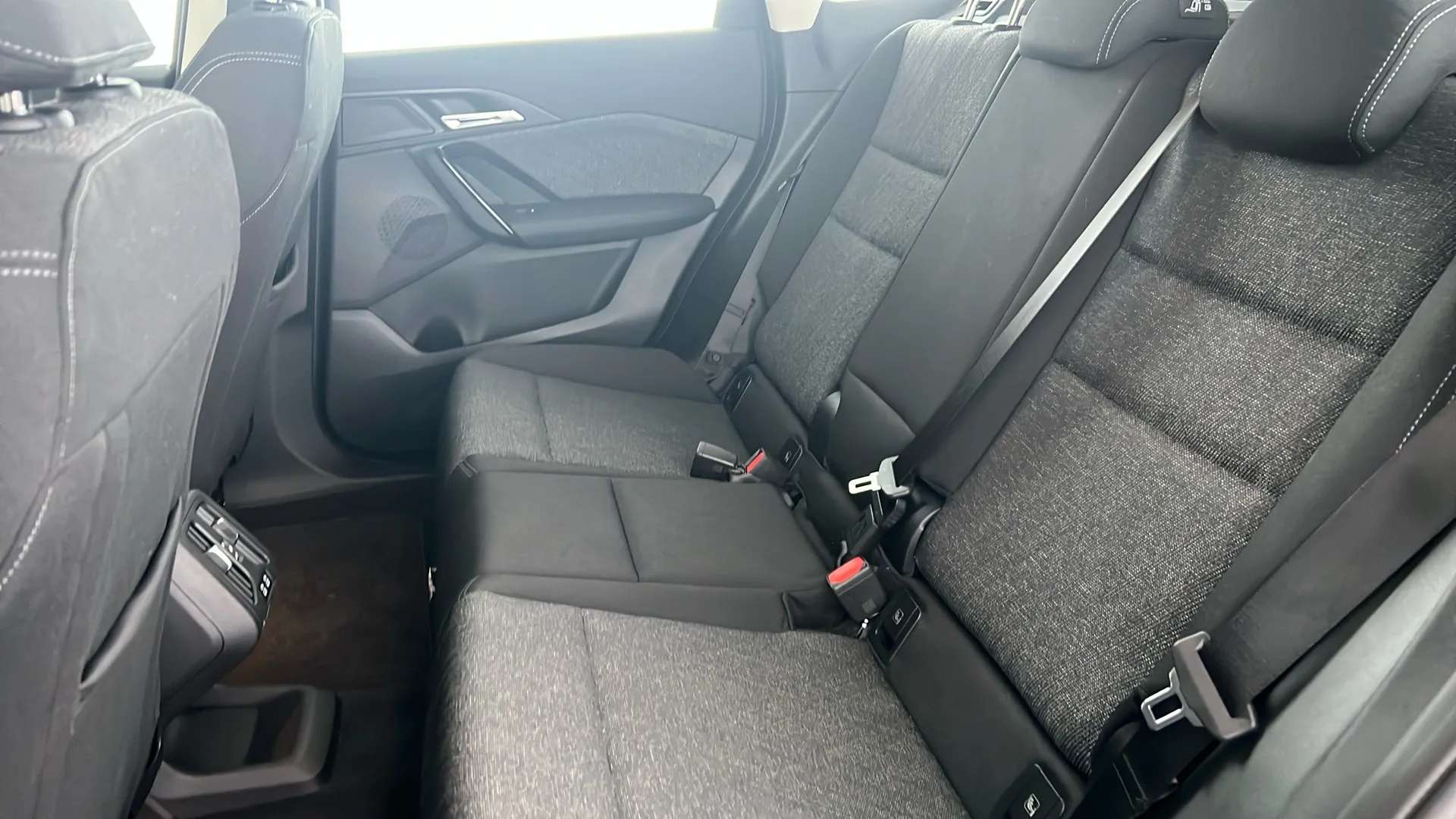 2024 BMW IX1 2024 BMW IX1